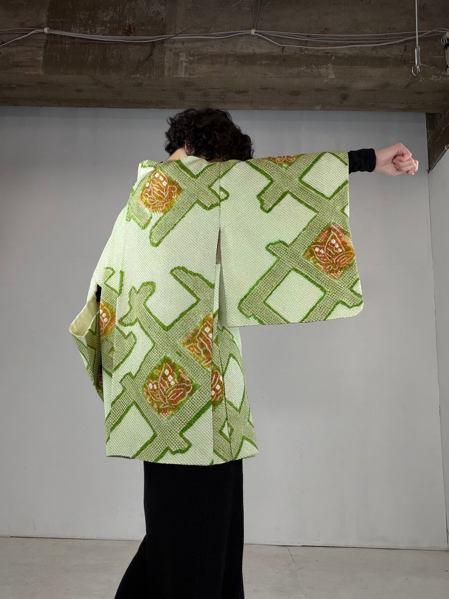 VINTAGE SHIBORI HAORI "green-butterfly, SIB195" *damage