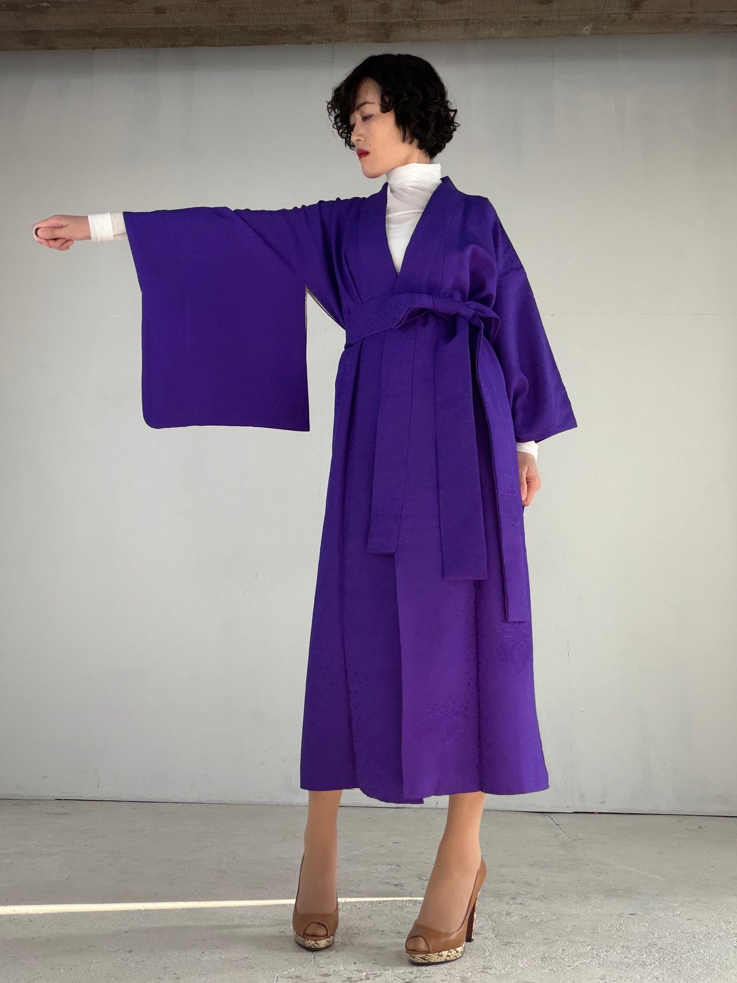 Houmongi Kimono Dress Gown with String Belt – Upcycled from Vintage Japanese Kimono "murasaki, DRE031"
