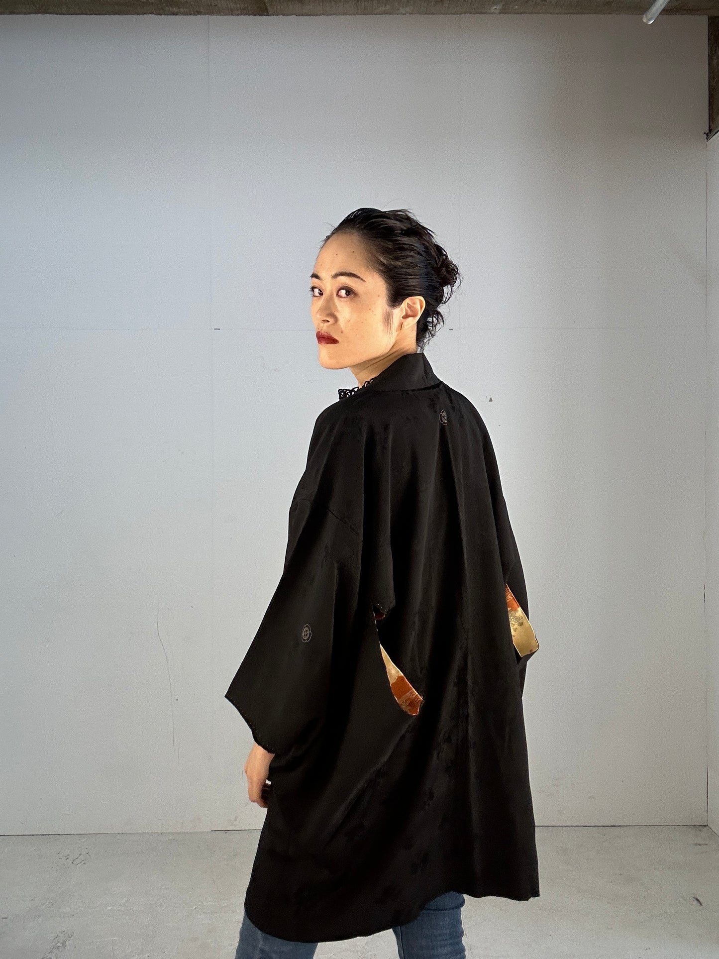 BLACK HAORI "beautiful antique lining ground pattern”