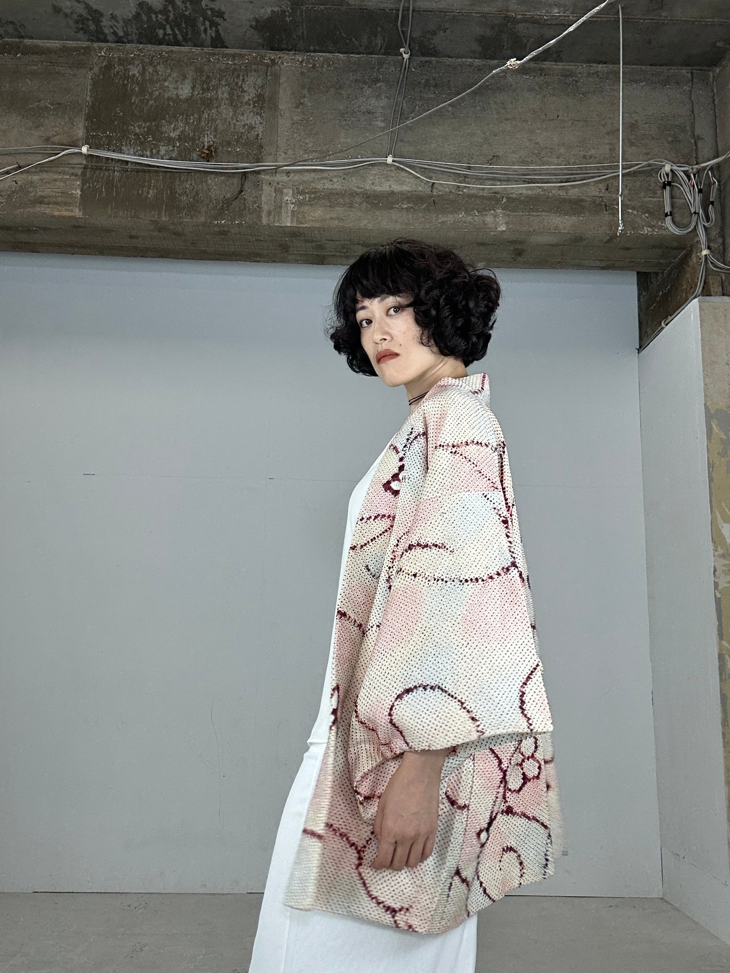 VINTAGE SHIBORI HAORI "white karakusa"