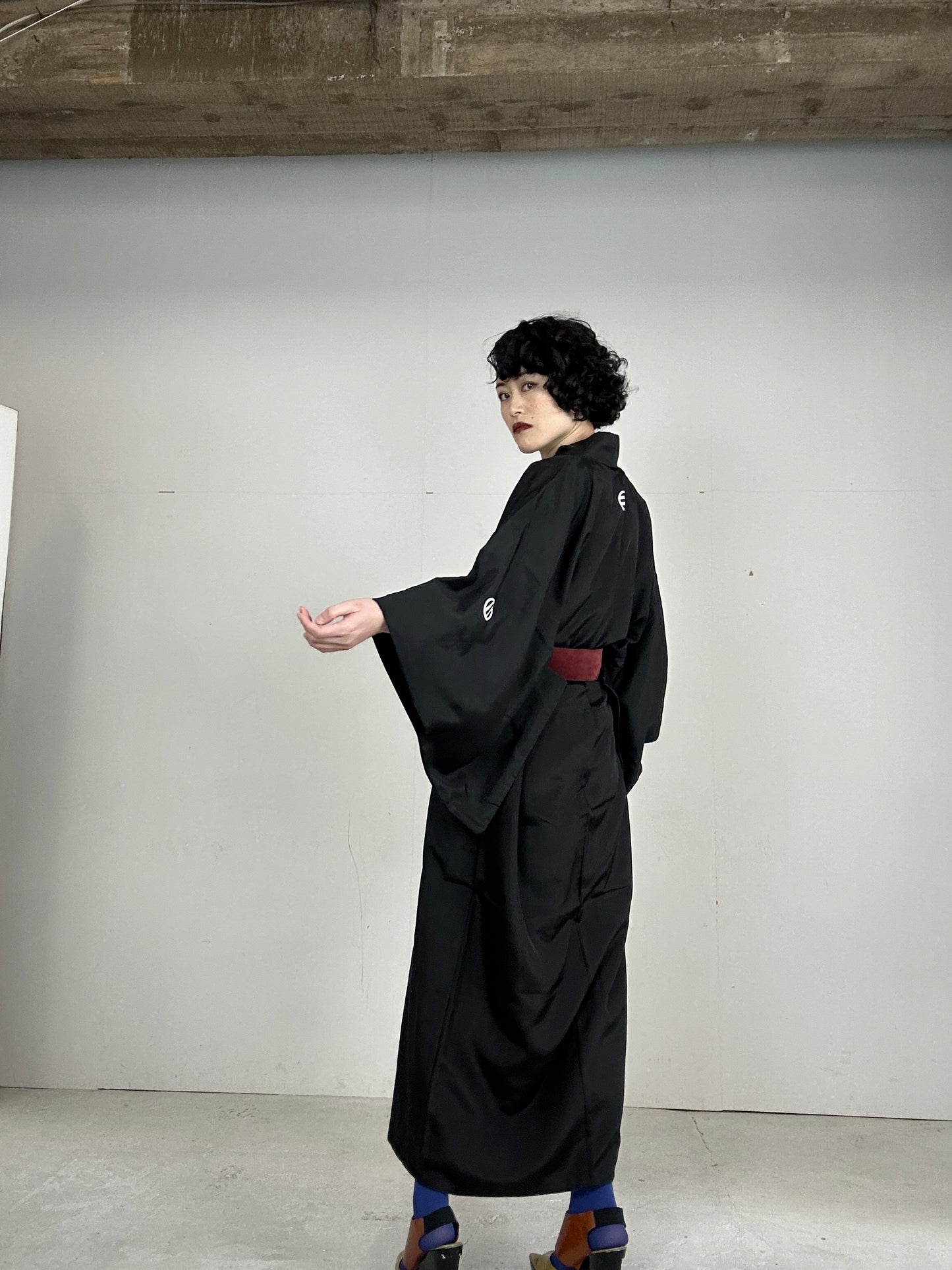 BLACK KIMONO MONTSUKI "MARUNIHUTATSUHIKI"