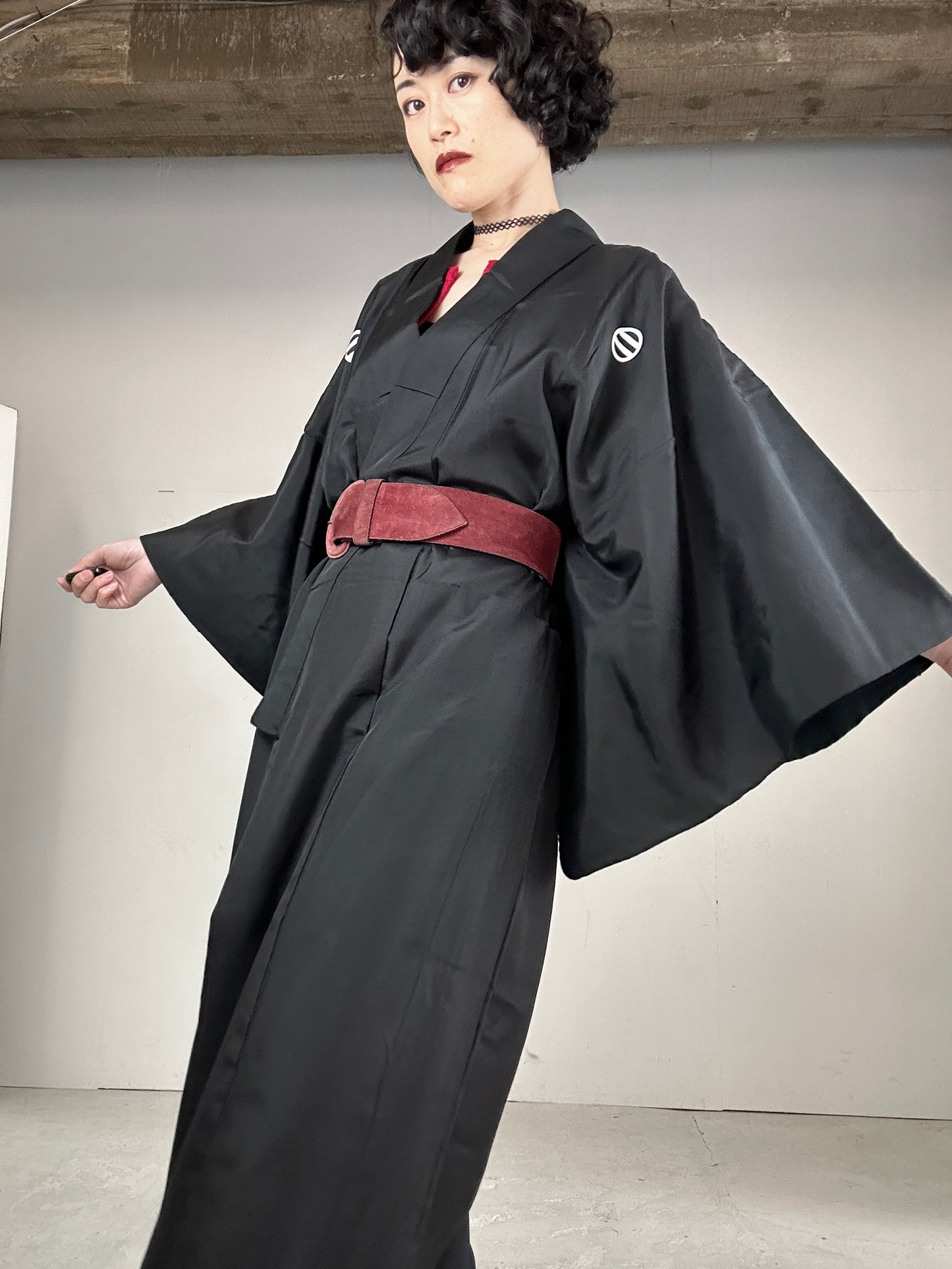 BLACK KIMONO MONTSUKI "MARUNIHUTATSUHIKI"