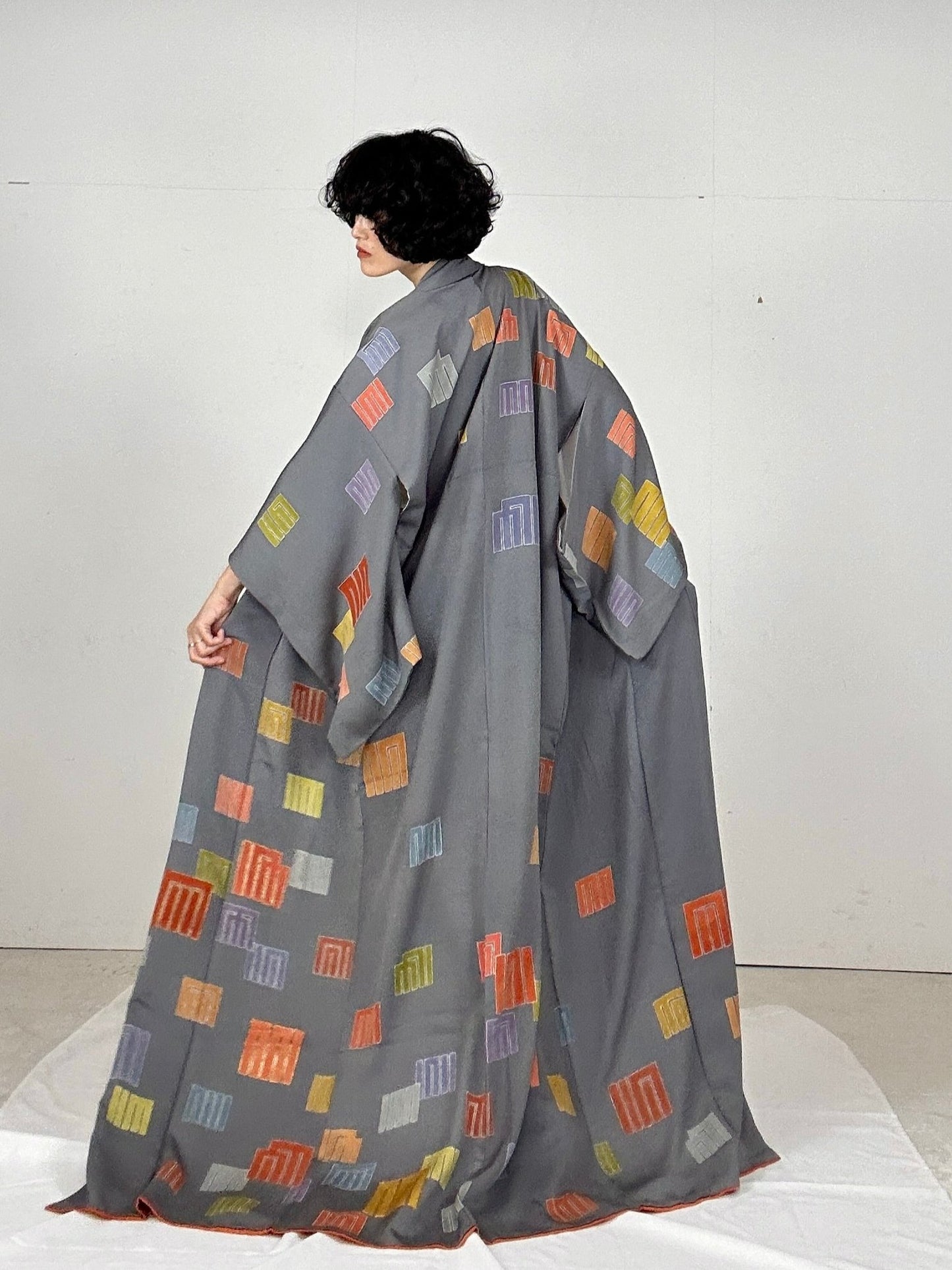 KIMONO Mantle upcycled from Japanese kimono / Sewed on the collar/ GENJIKOU