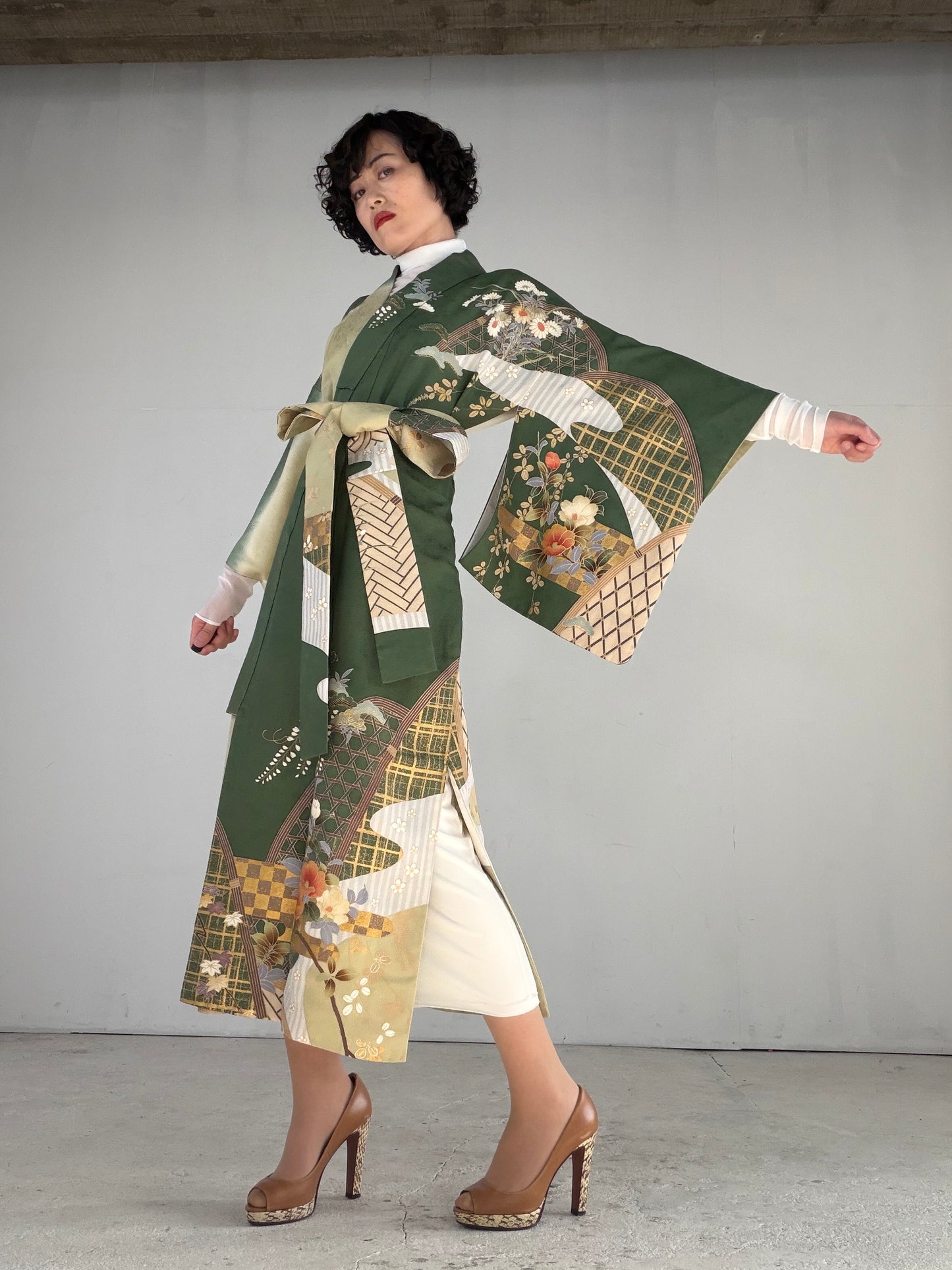 Houmongi Kimono Dress Gown with String Belt – Upcycled from Vintage Japanese Kimono "green, DRE029"