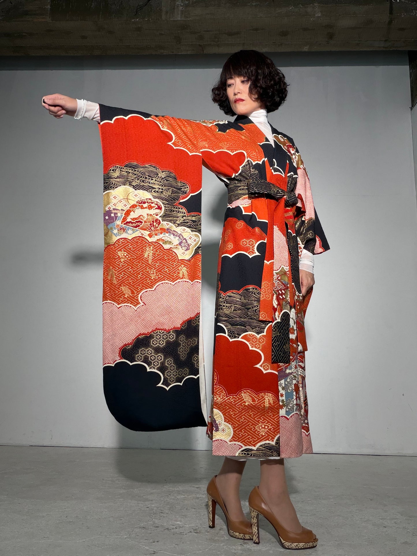 Furisode Kimono Dress Gown with String Belt – Upcycled from Vintage Japanese Kimono "red, kuro, DRE038"
