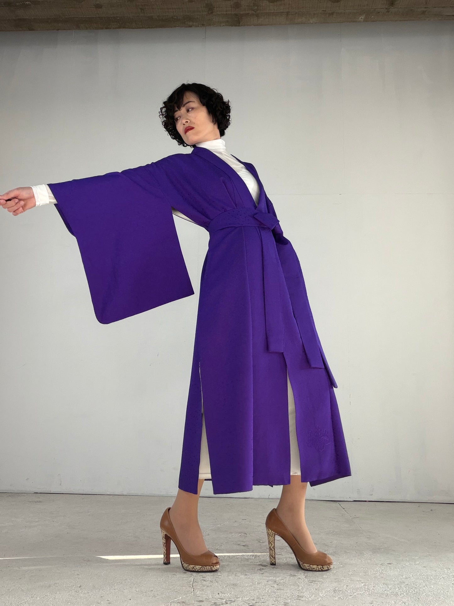 Houmongi Kimono Dress Gown with String Belt – Upcycled from Vintage Japanese Kimono "murasaki, DRE031"