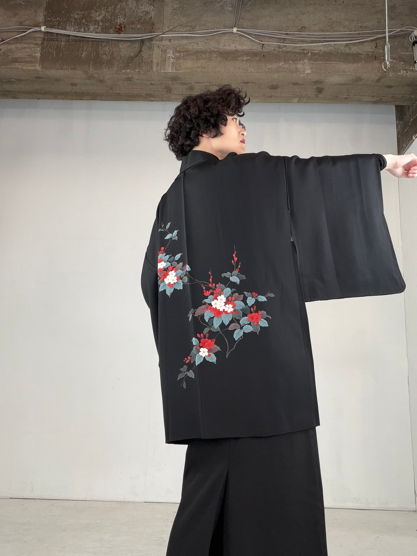 VINTAGE BLACK HAORI  "red, flower, BLK154"