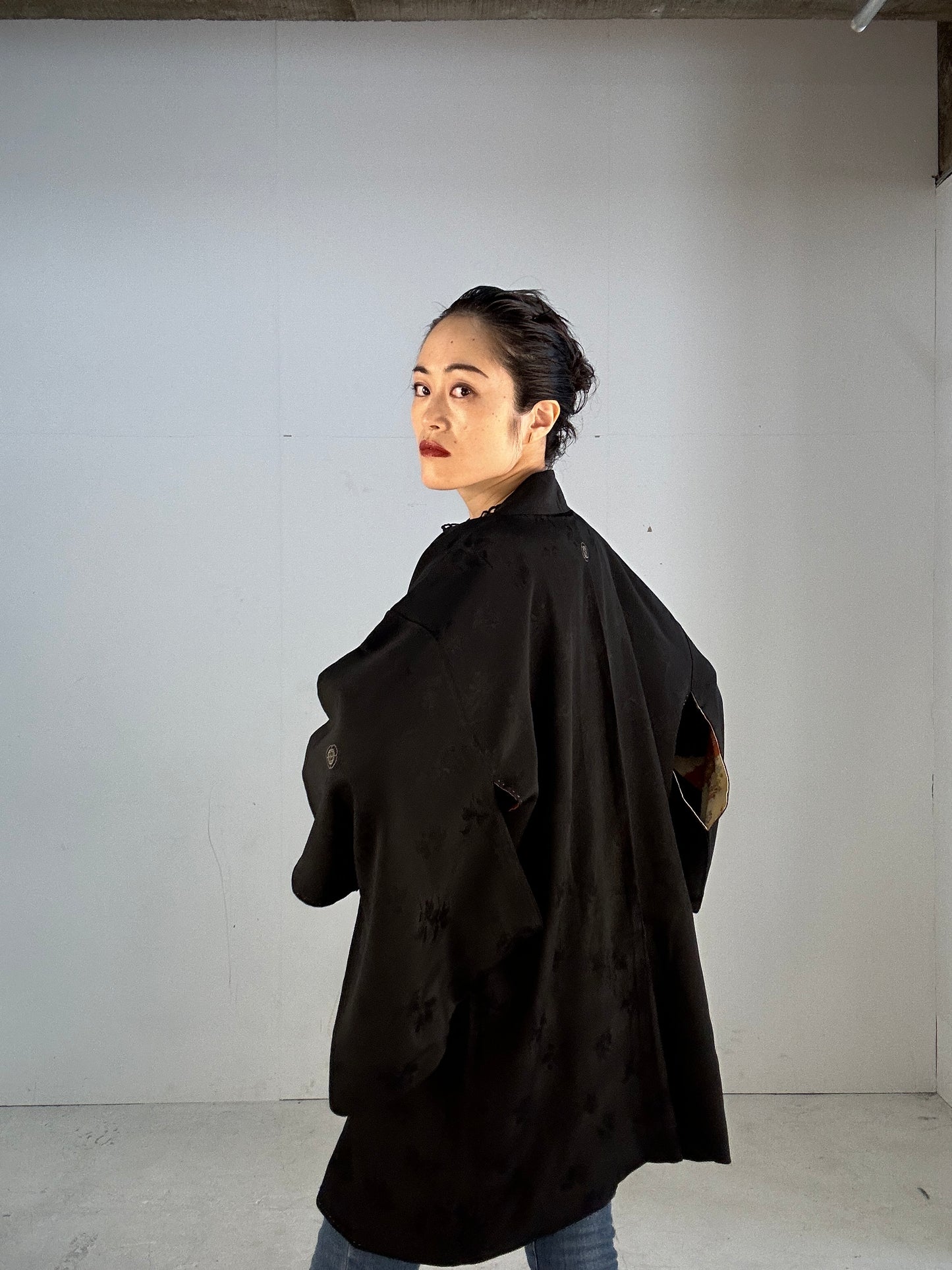 BLACK HAORI "beautiful antique lining ground pattern”