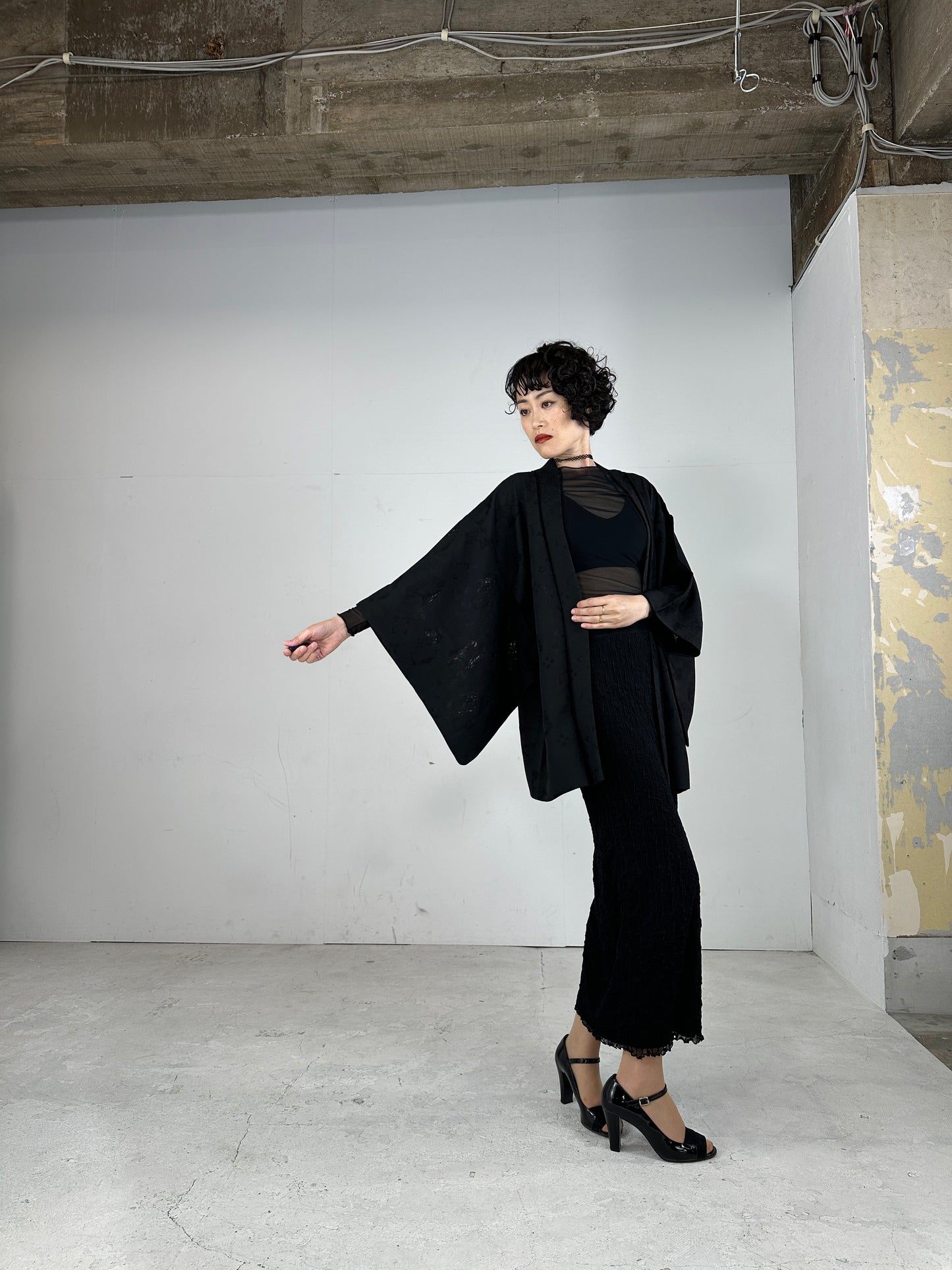 VINTAGE BLACK  HAORI SHEER “ougi montsukii"