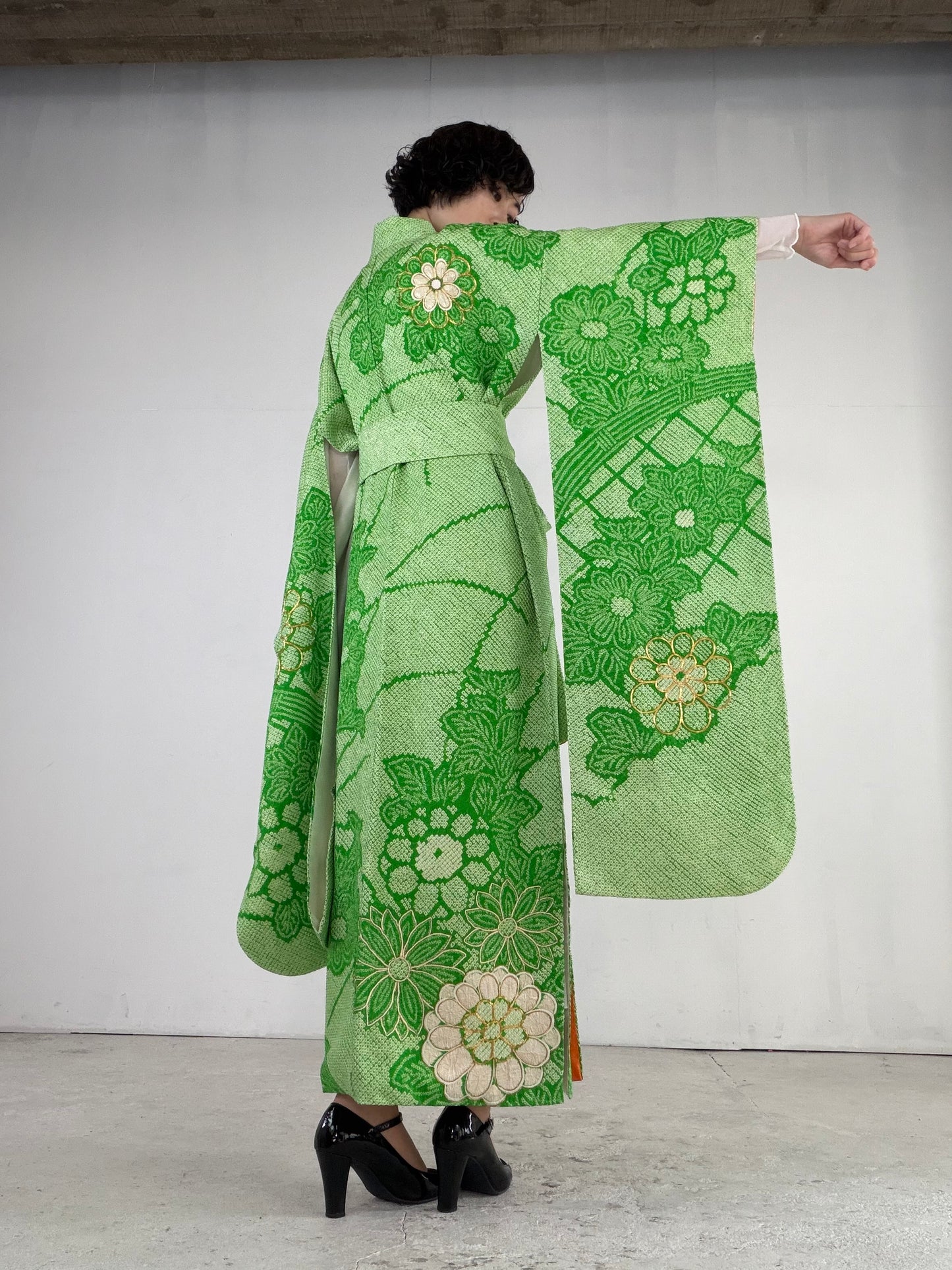 Furisode Kimono Dress Gown with String Belt – Upcycled from Vintage Japanese Kimono "shibori, green, kinkoma, DRE025"-LONG