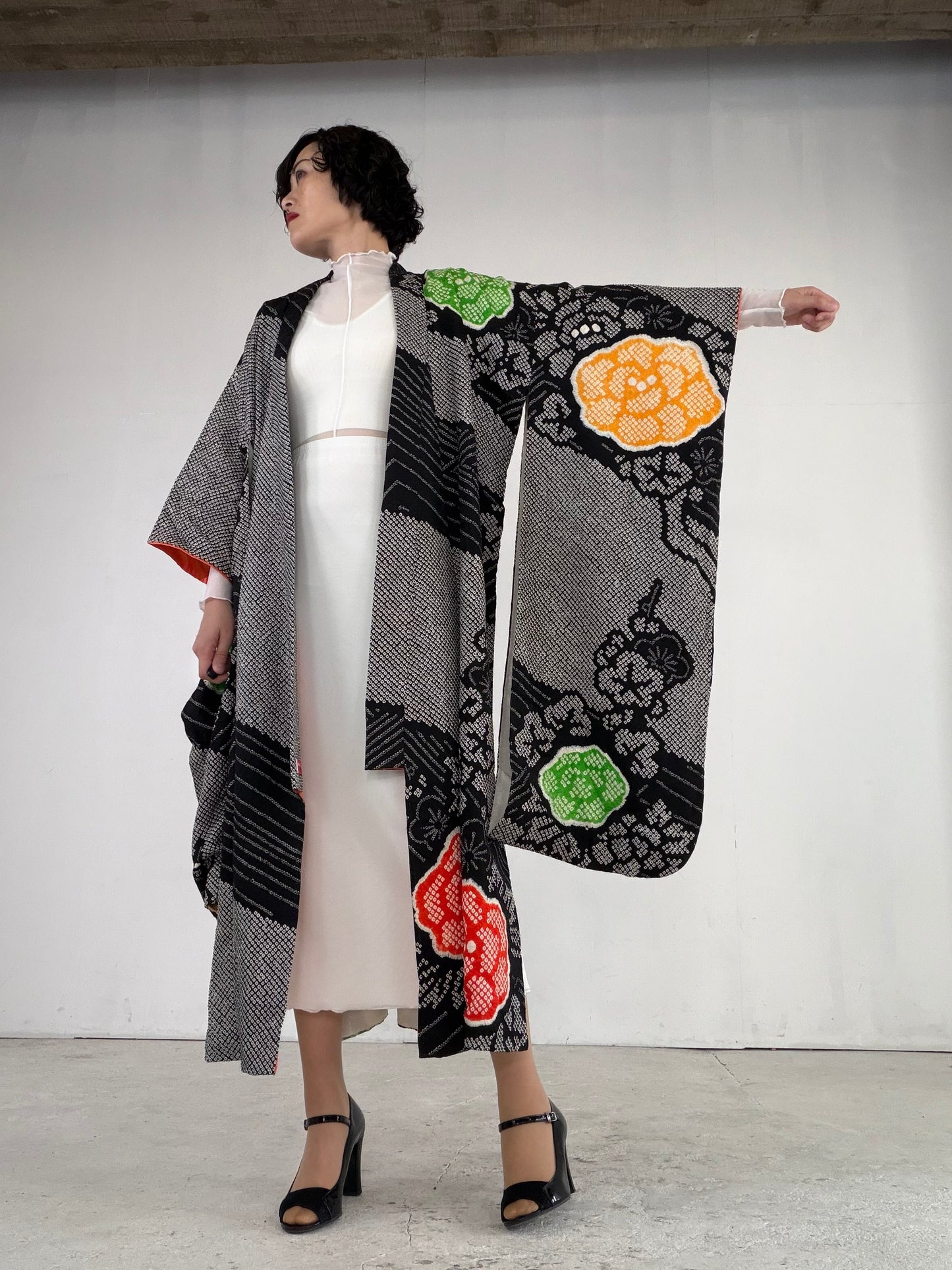 Furisode Kimono Dress Gown with String Belt – Upcycled from Vintage Japanese Kimono "shibori, black, DRE027"