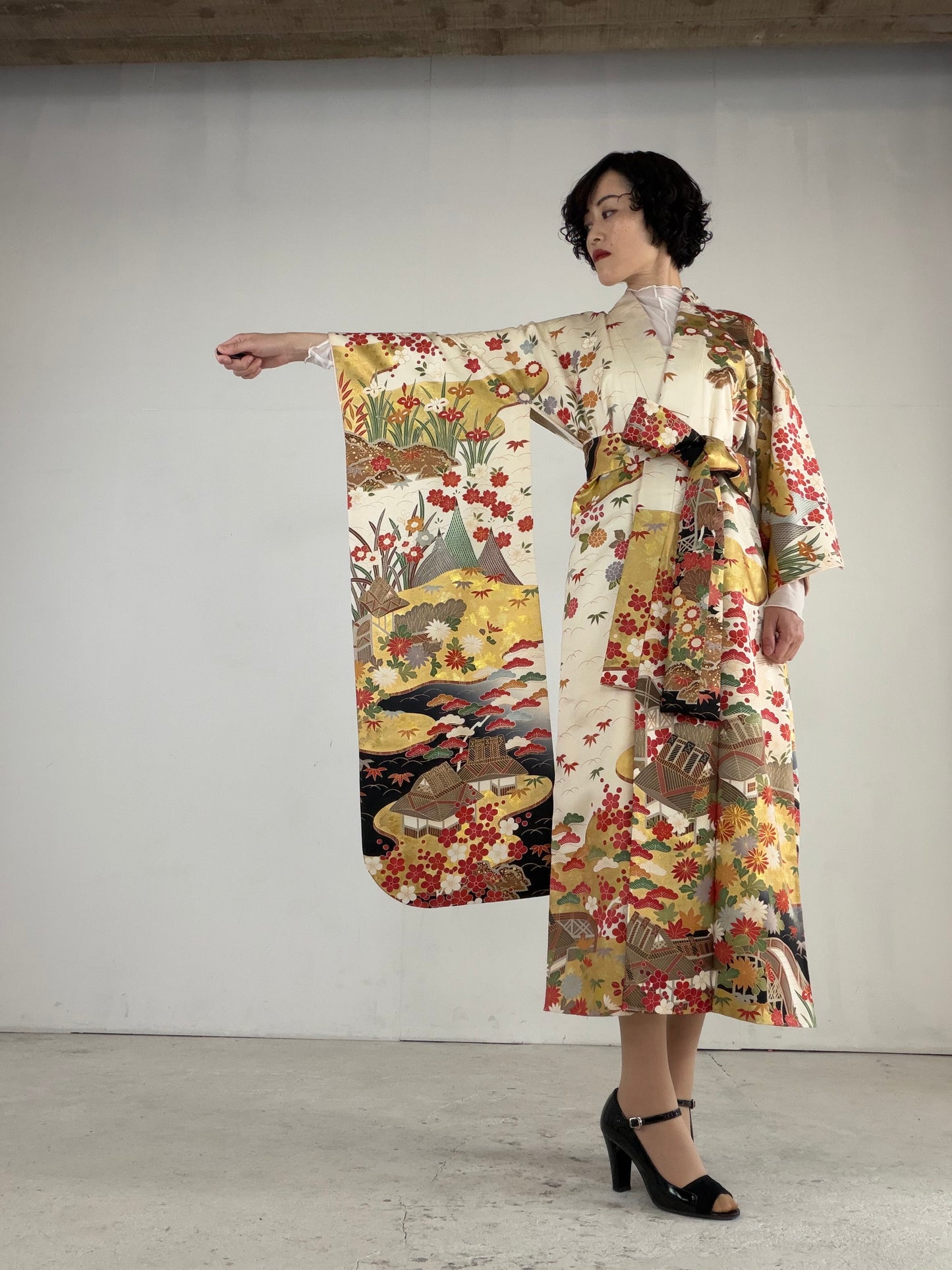 Furisode Kimono Dress Gown with String Belt – Upcycled from Vintage Japanese Kimono "red, shiki, gold DRE024"