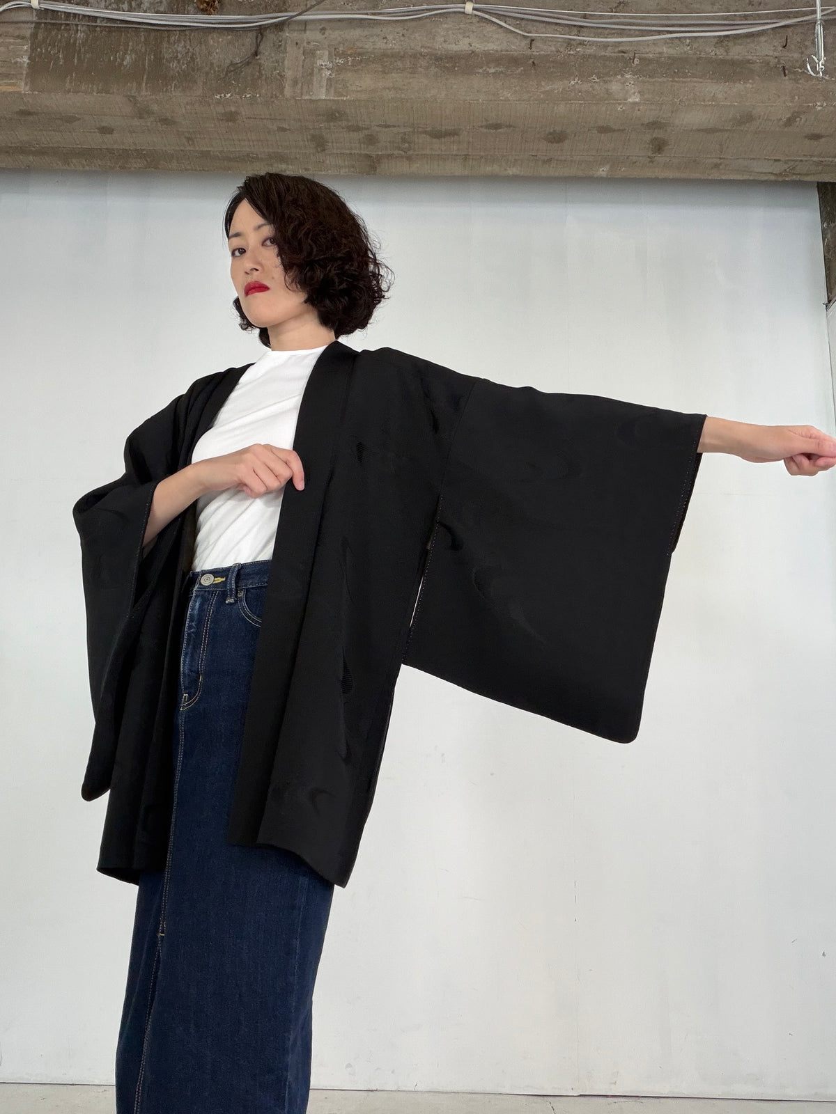 VINTAGE BLACK HAORI  "Moon-Shaped Water Motif,  BLK208" *damage