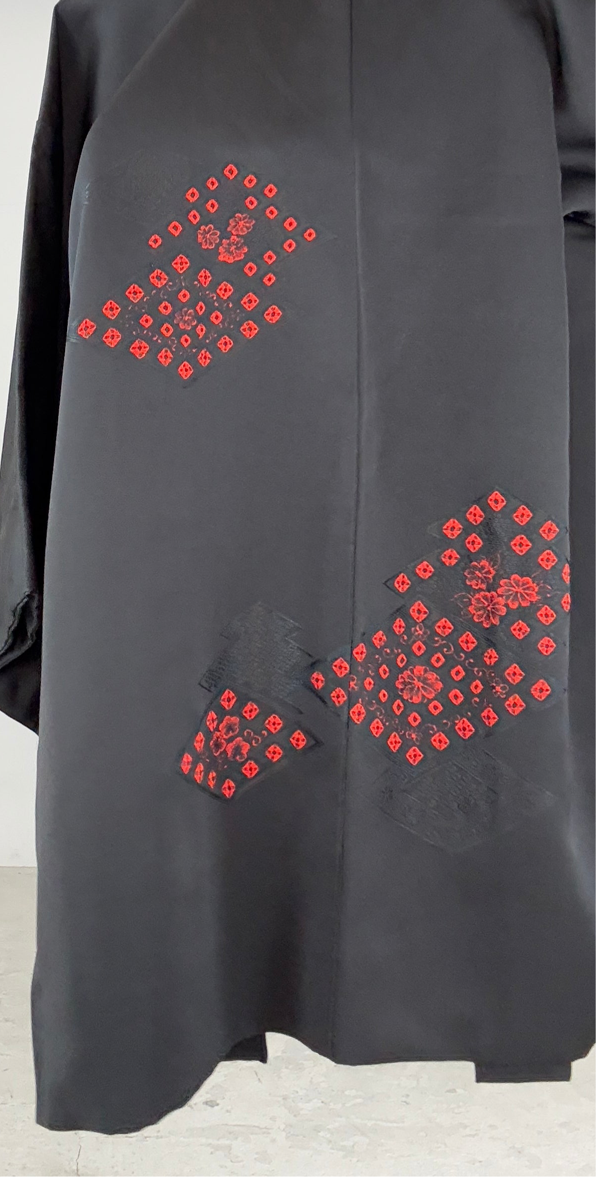 VINTAGE BLACK HAORI "red, hanabishi, embroidery"