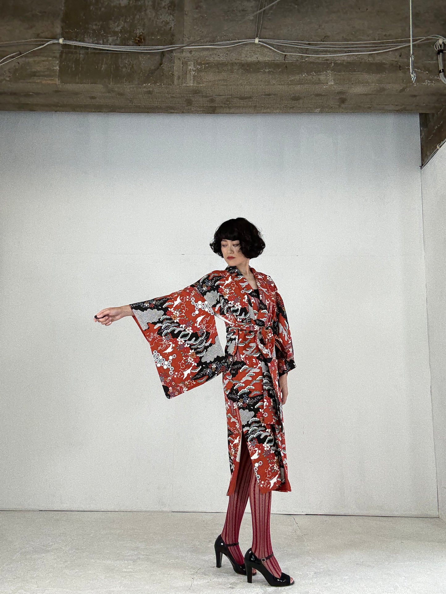 Kimono dress gown and string belt upcycled from Japanese kimono "yukigeshiki" Big Ribbon