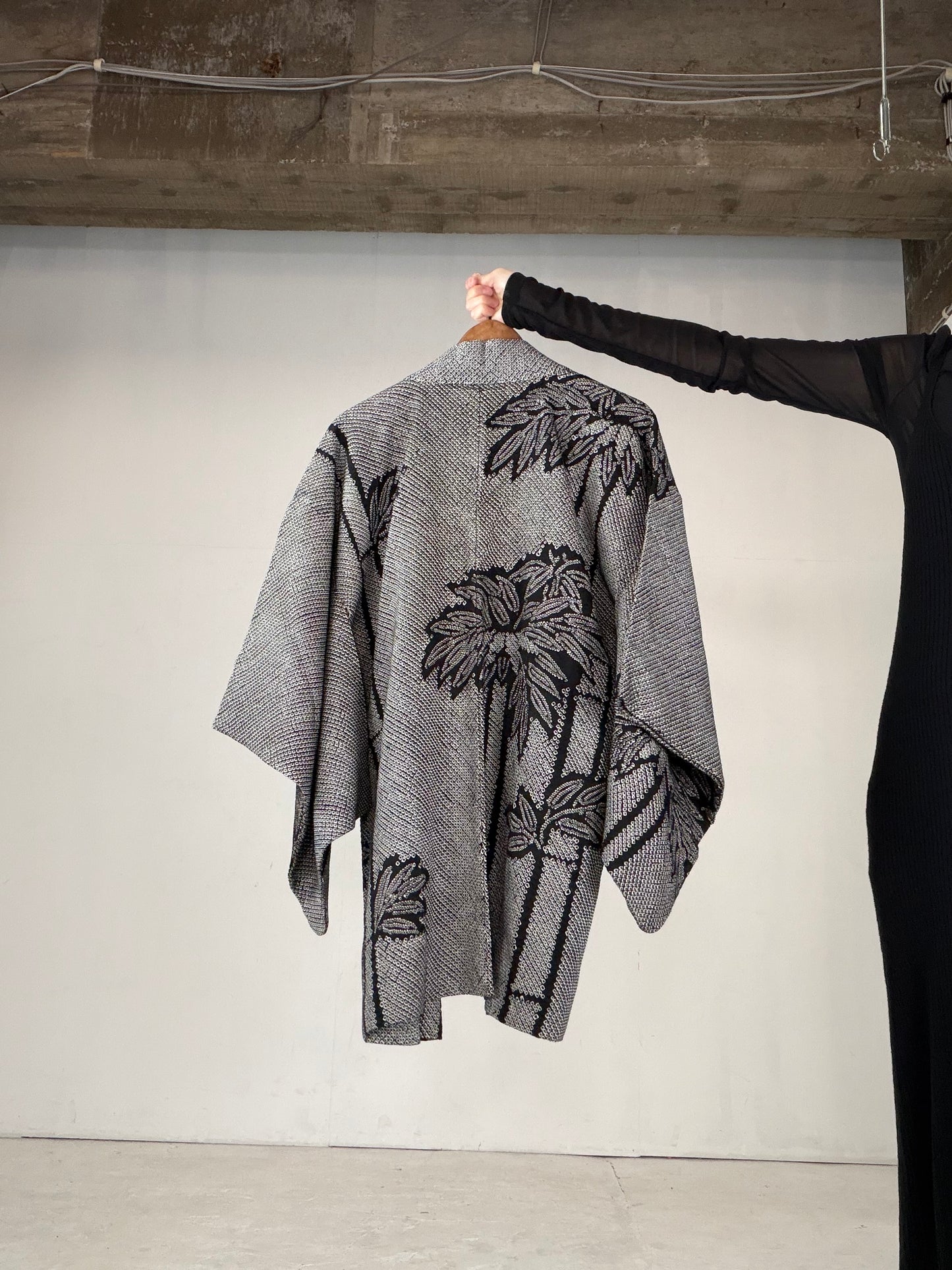 VINTAGE SHIBORI HAORI "black, bamboo, SIB107" *damage