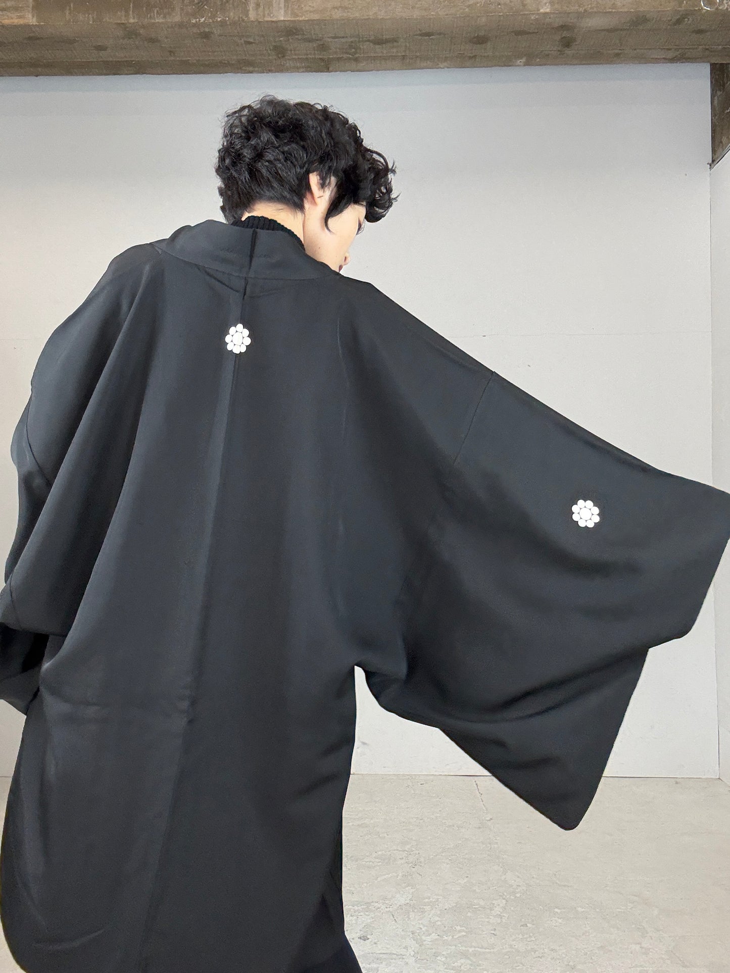 VINTAGE KUROMONTSUKI HAORI "kabuki"