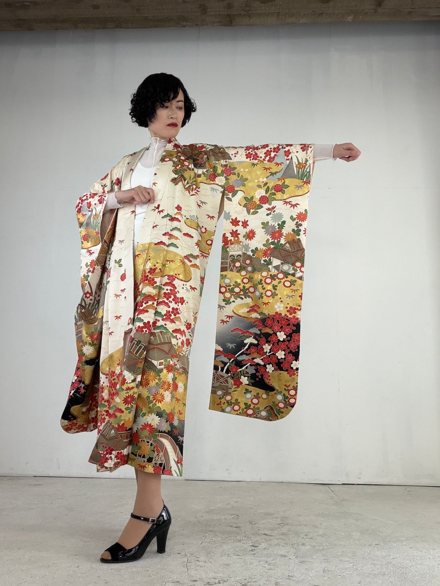 Furisode Kimono Dress Gown with String Belt – Upcycled from Vintage Japanese Kimono "red, shiki, gold DRE024"