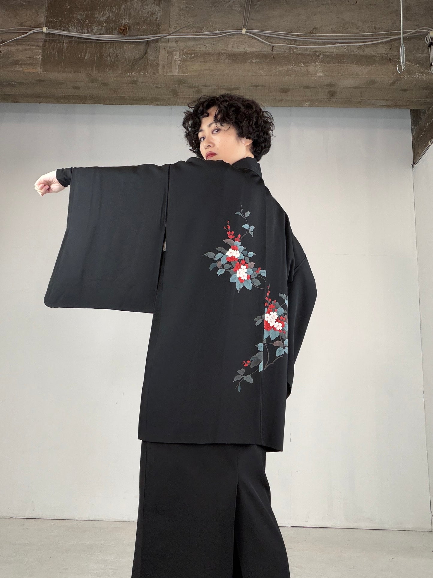 VINTAGE BLACK HAORI  "red, flower, BLK154"