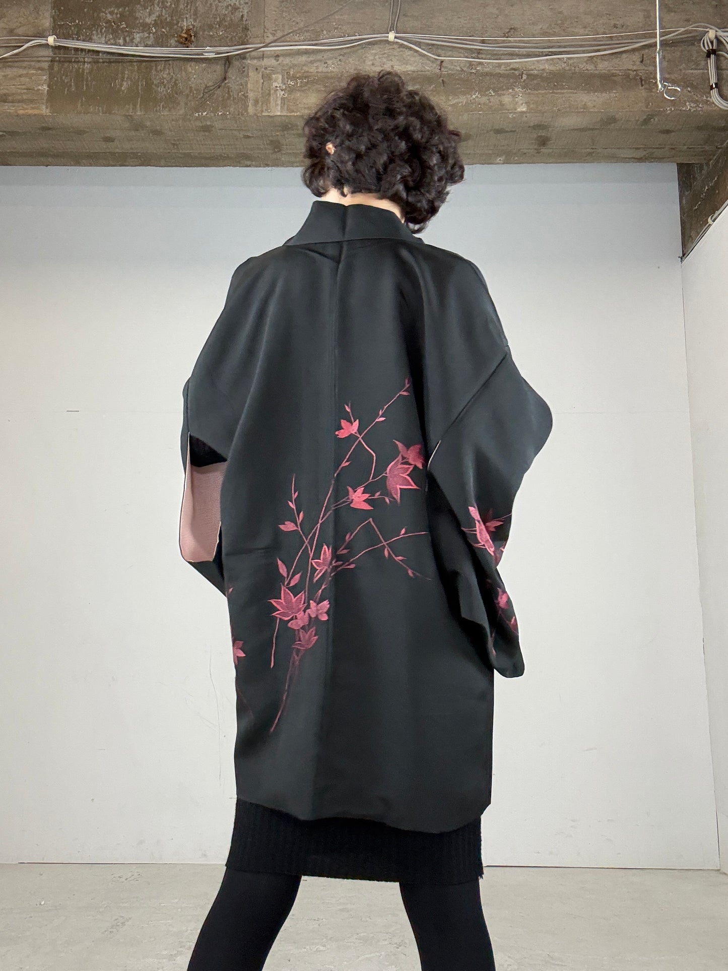 VINTAGE BLACK HAORI "kaede, embroidery" *damage