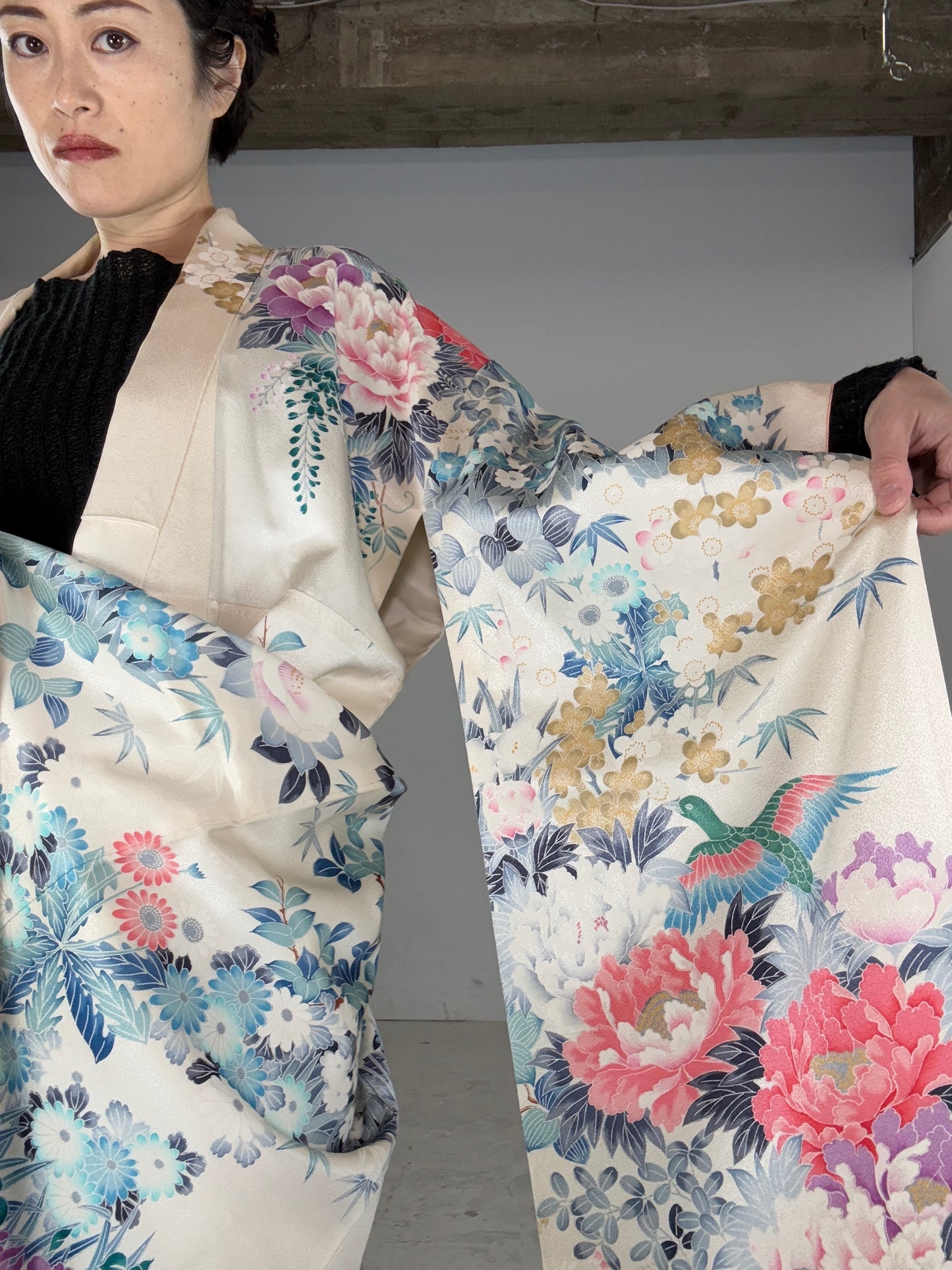 KIMONO Mantle upcycled from Japanese kimono / Sewed on the collar/ *damage repair