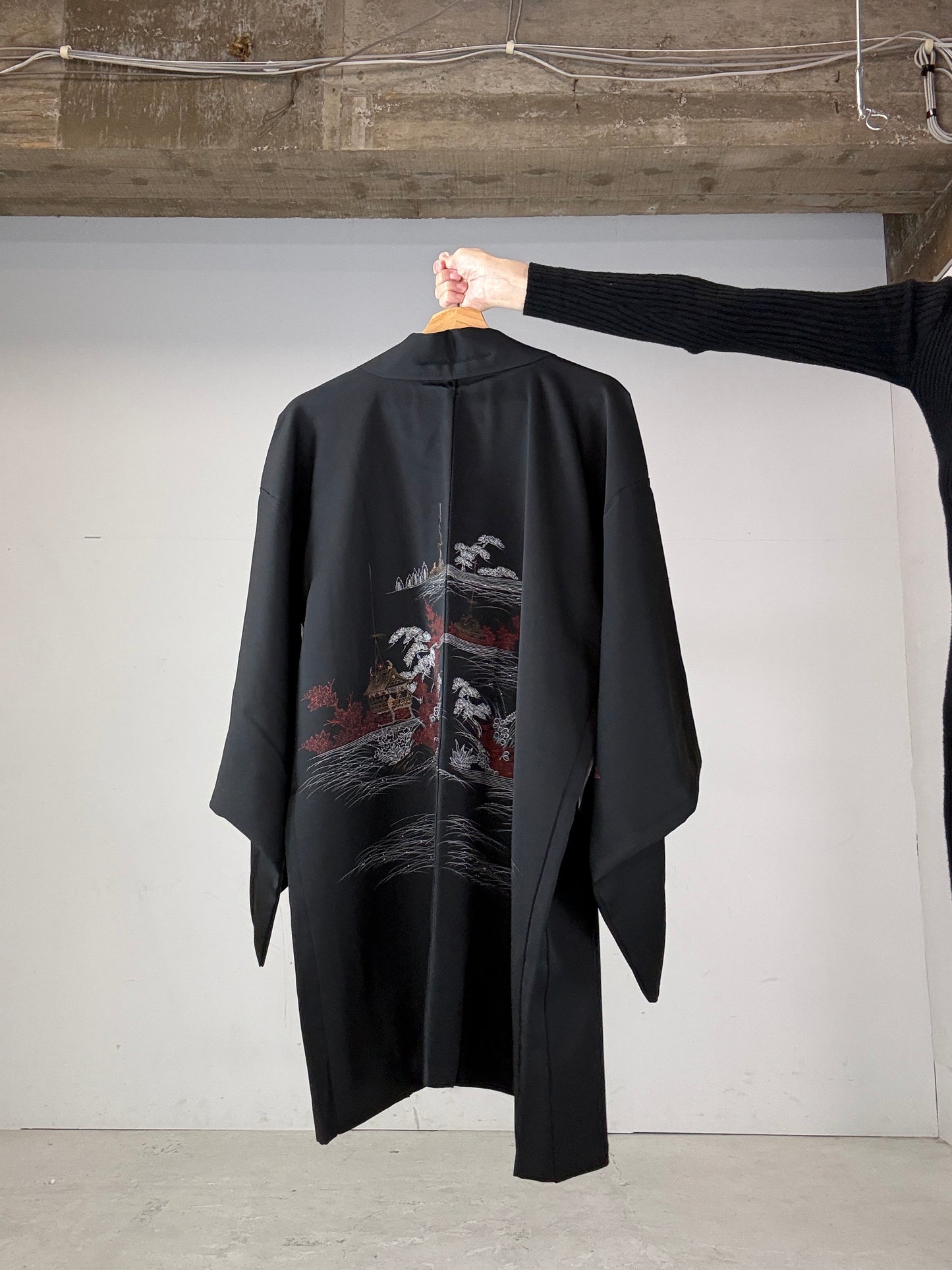 VINTAGE BLACK HAORI "beauty comes from within"