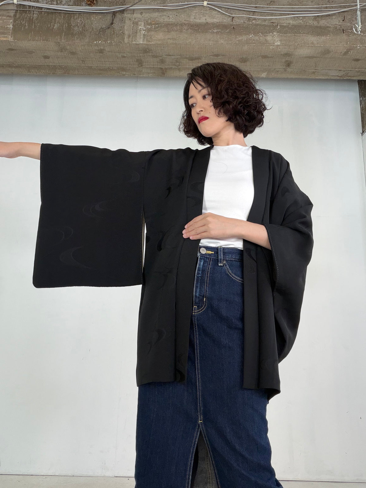 VINTAGE BLACK HAORI  "Moon-Shaped Water Motif,  BLK208" *damage