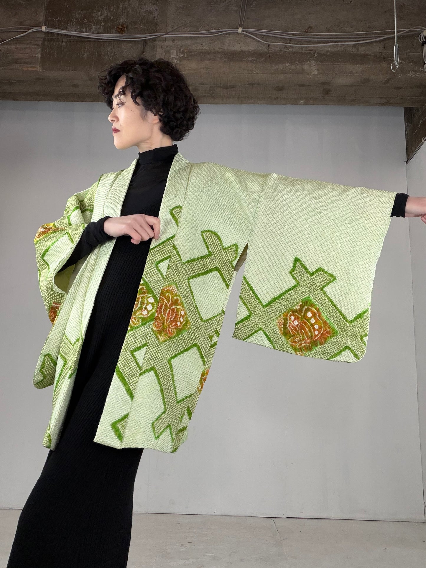 VINTAGE SHIBORI HAORI "green-butterfly, SIB195" *damage