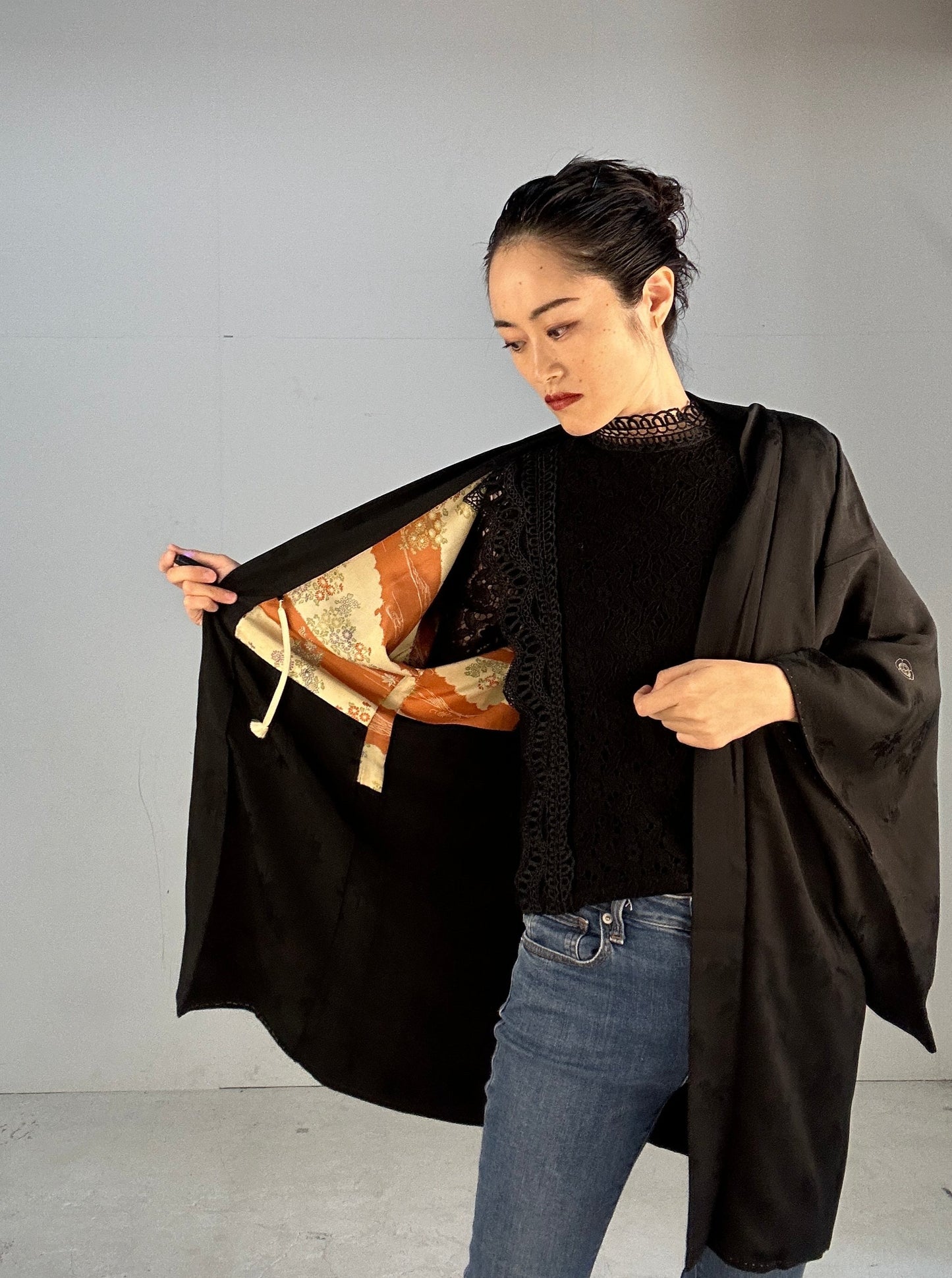 BLACK HAORI "beautiful antique lining ground pattern”