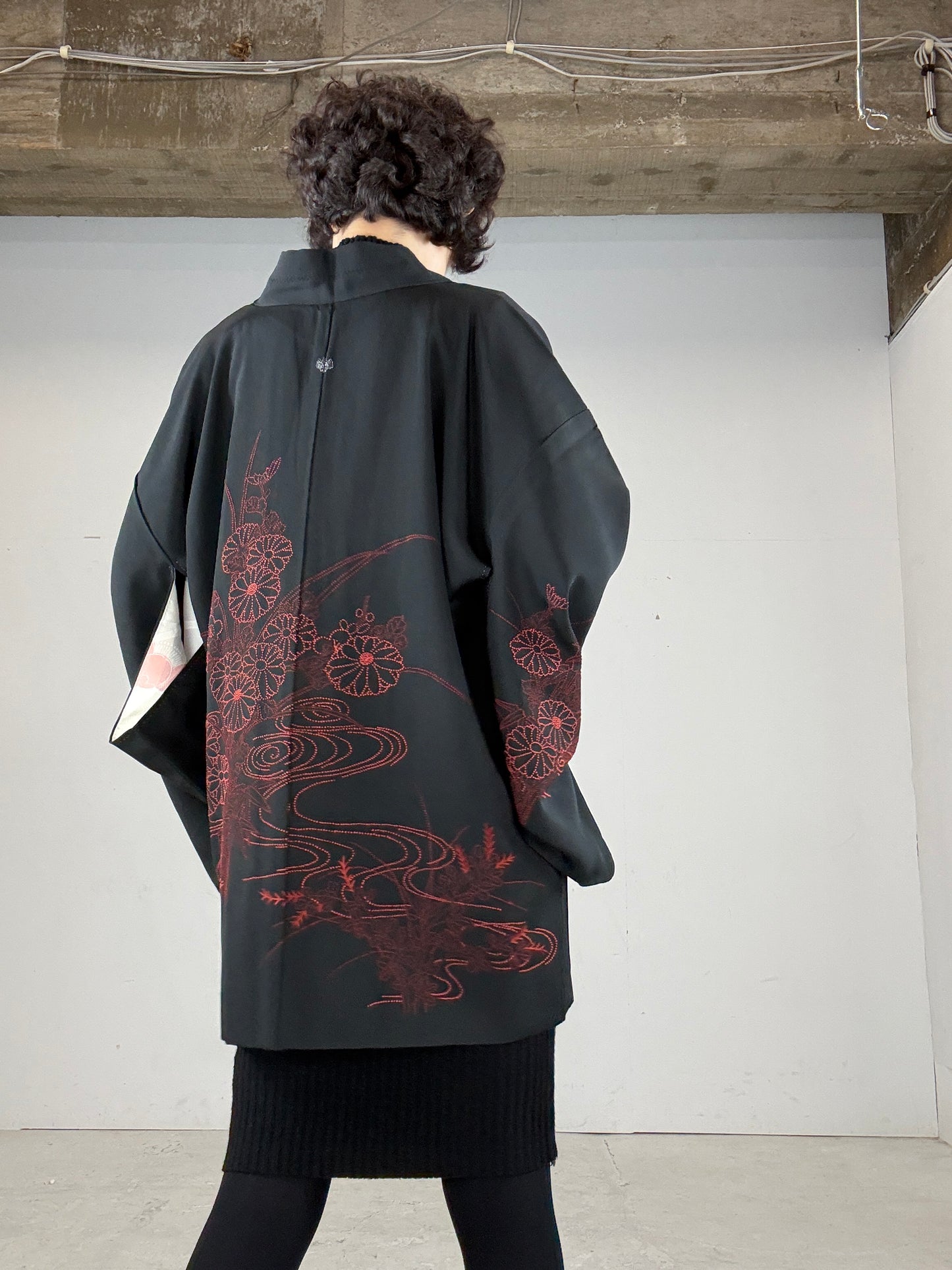 VINTAGE BLACK HAORI "aka, embroidery"