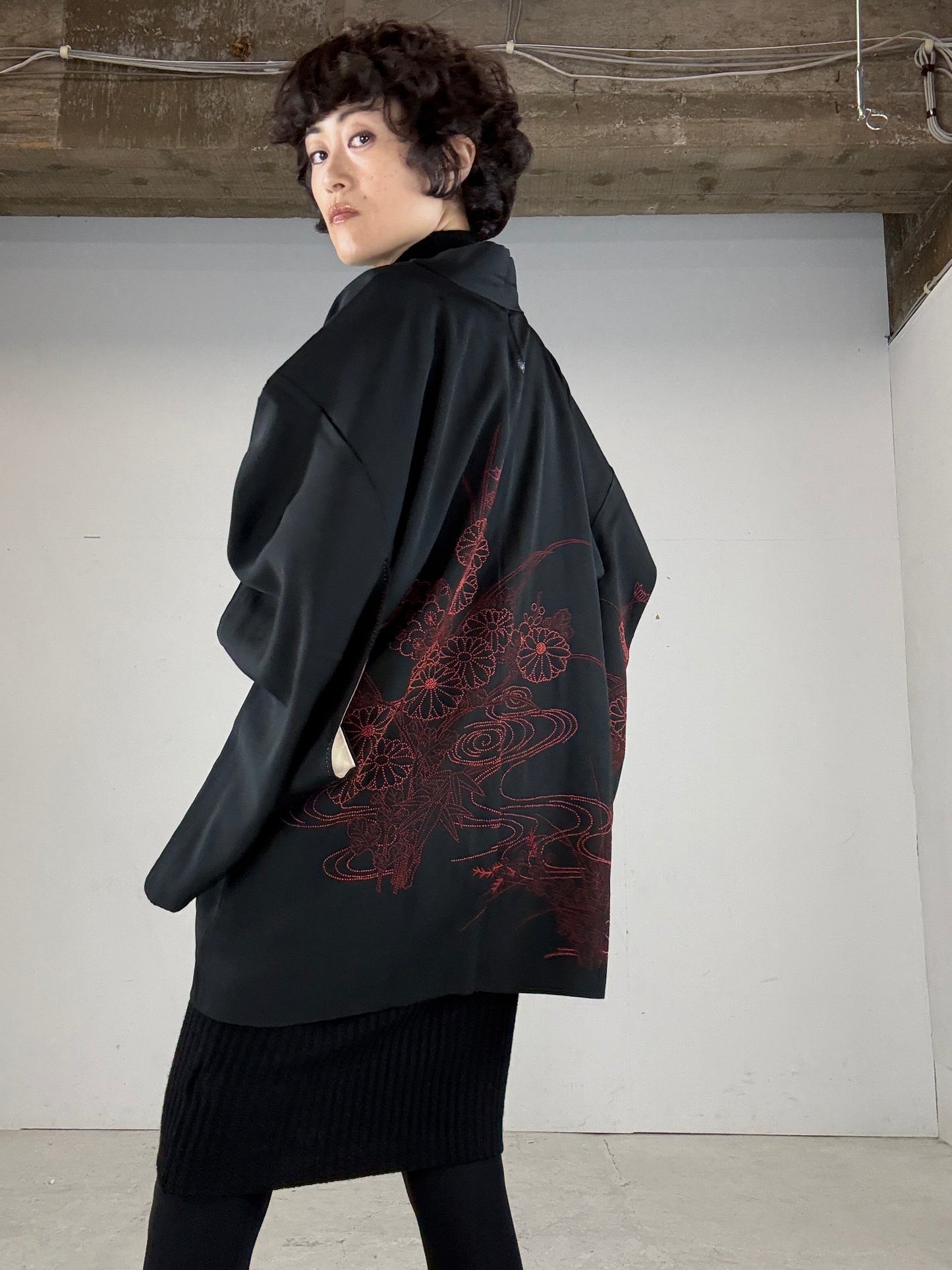 VINTAGE BLACK HAORI "aka, embroidery"