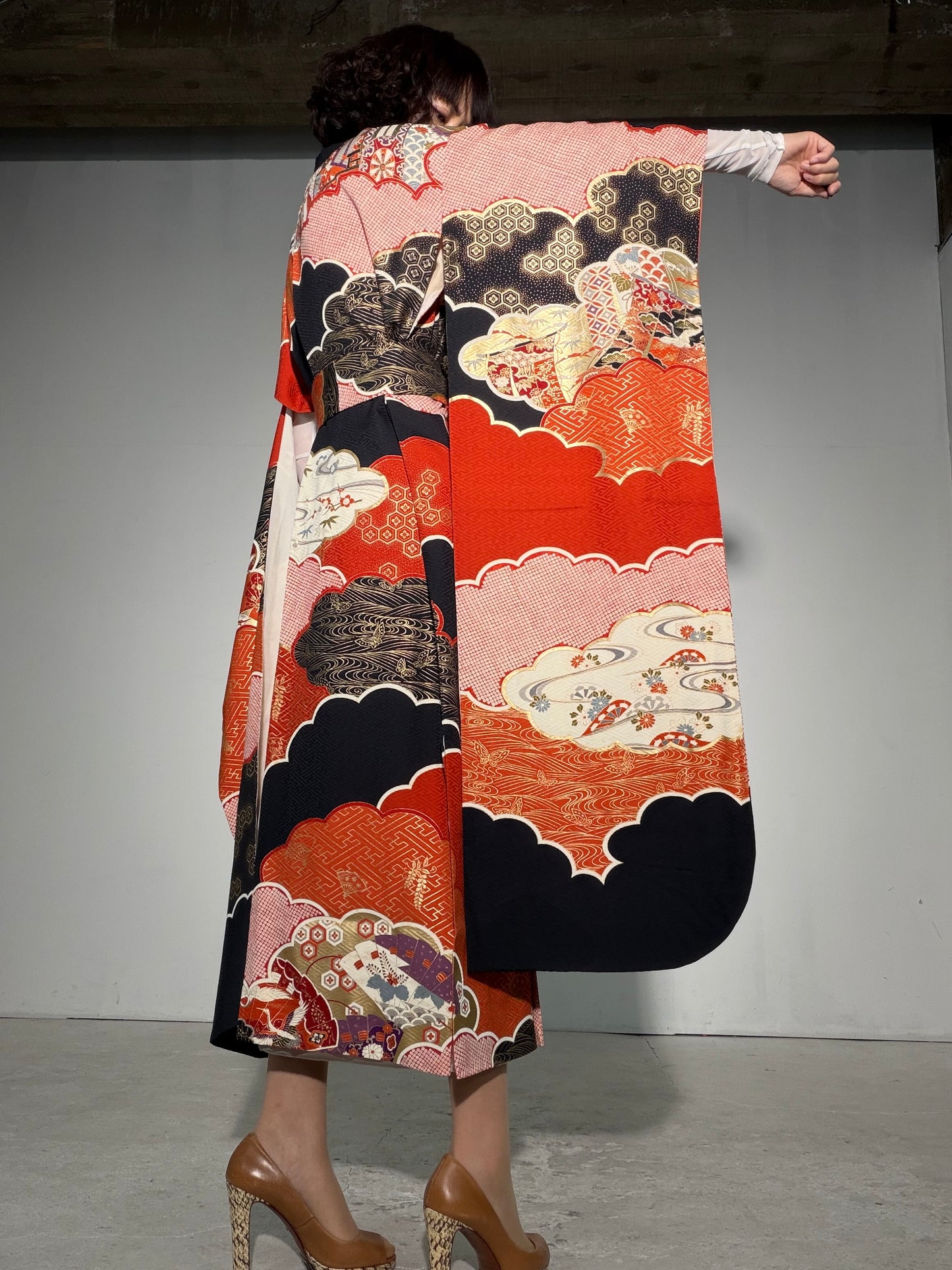 Furisode Kimono Dress Gown with String Belt – Upcycled from Vintage Japanese Kimono "red, kuro, DRE038"