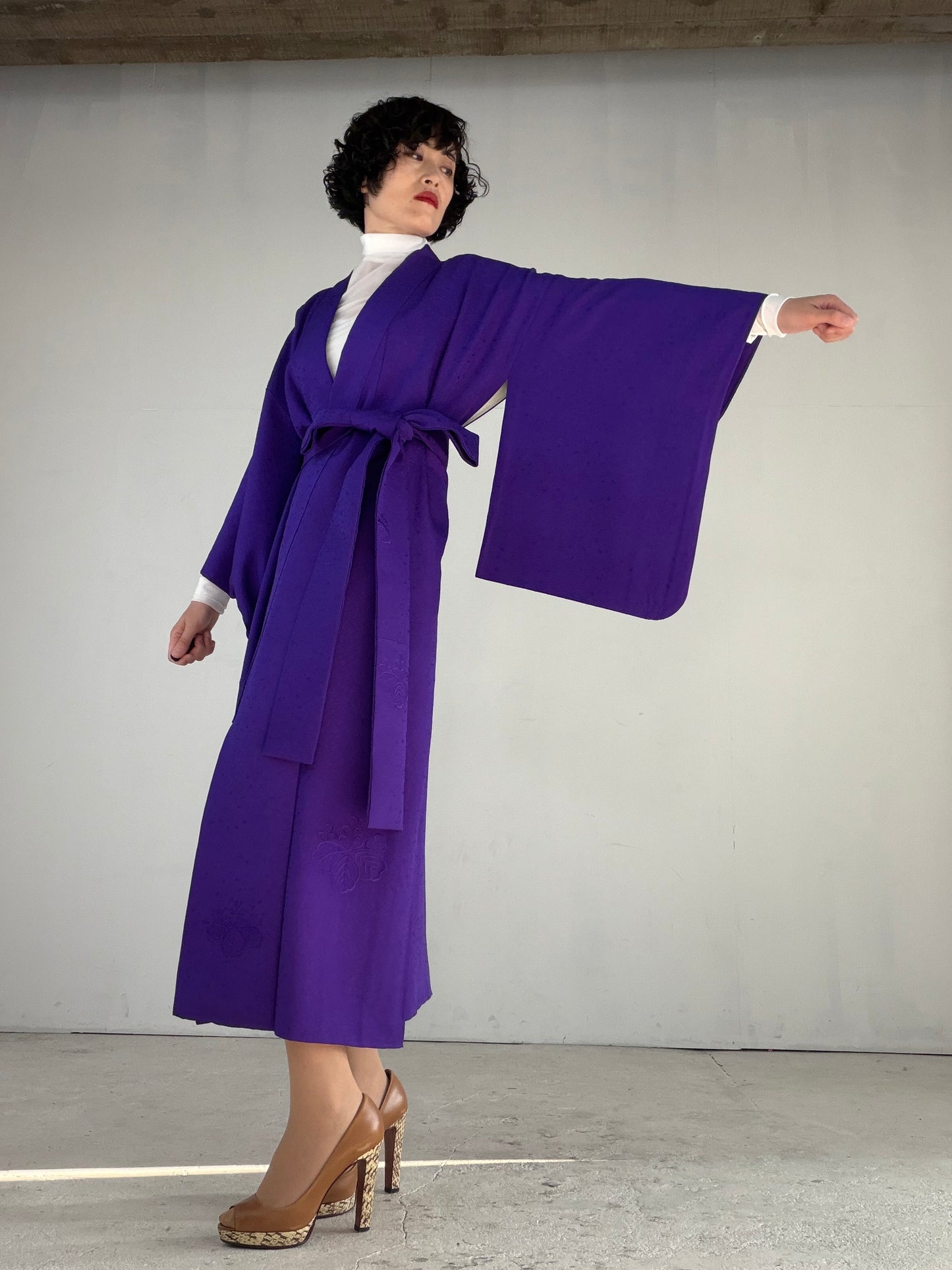 Houmongi Kimono Dress Gown with String Belt – Upcycled from Vintage Japanese Kimono "murasaki, DRE031"