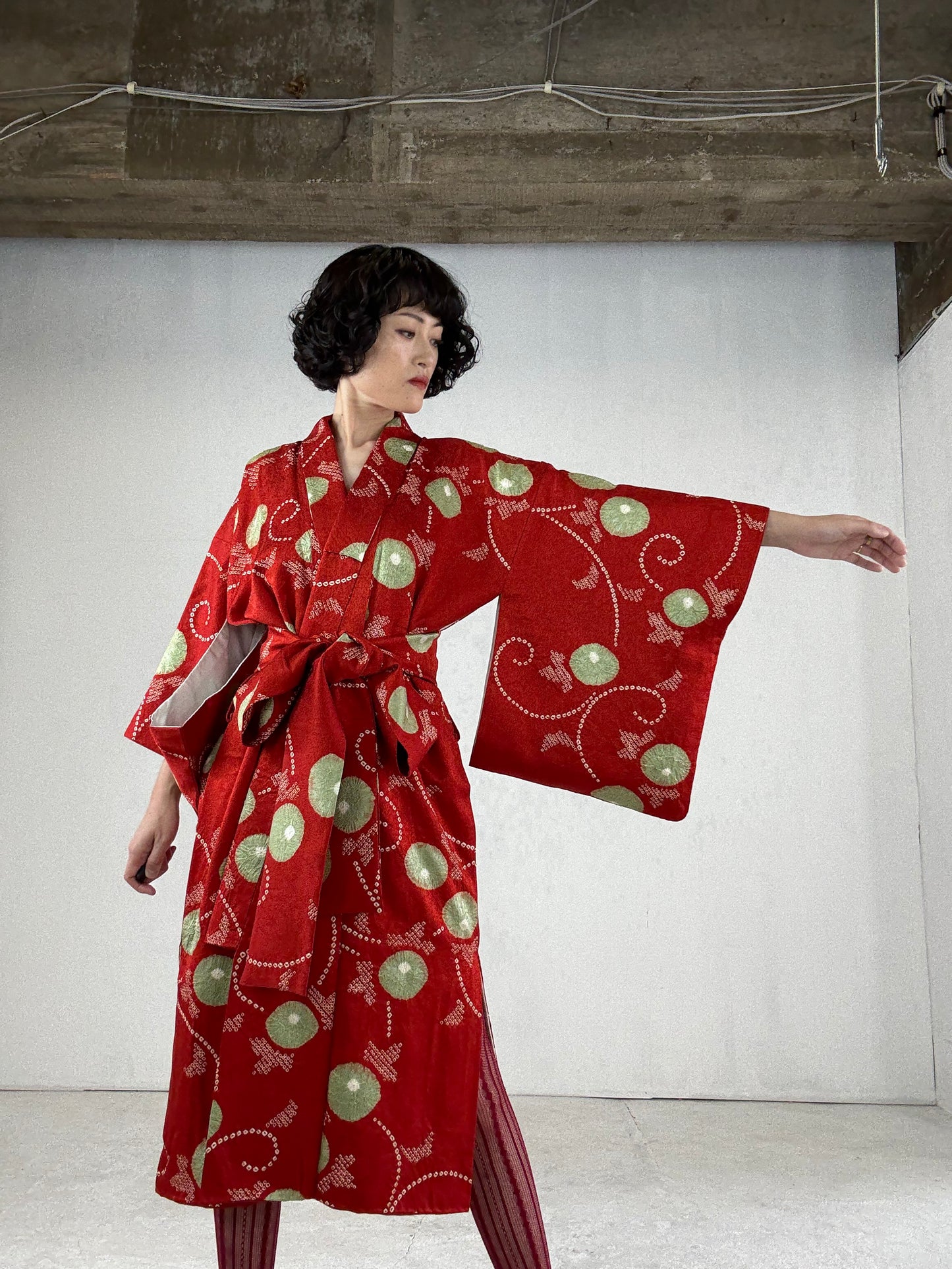 Kimono dress gown and string belt upcycled from Japanese kimono "shibori, red" Big Ribbon