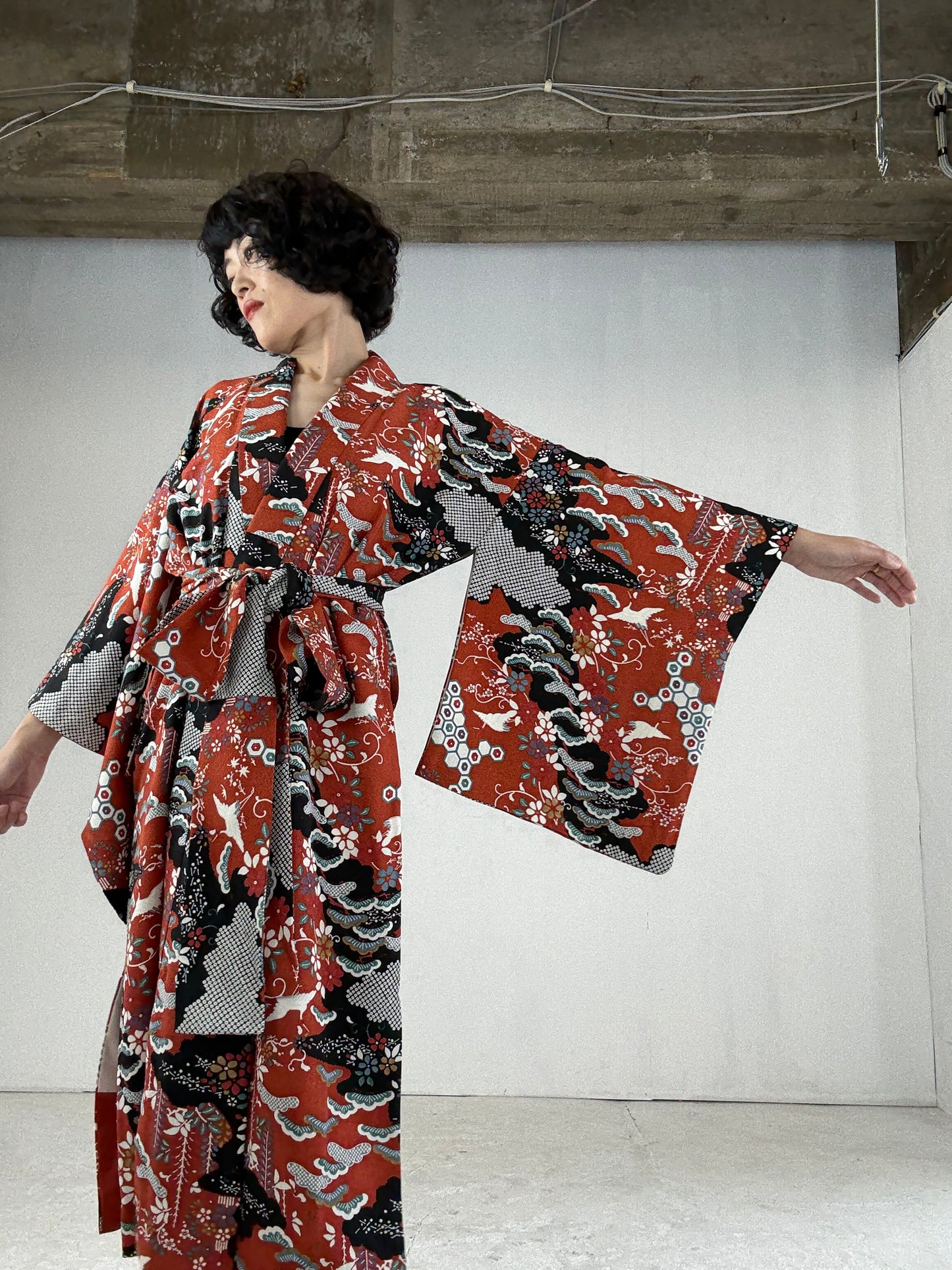 Kimono dress gown and string belt upcycled from Japanese kimono "yukigeshiki" Big Ribbon