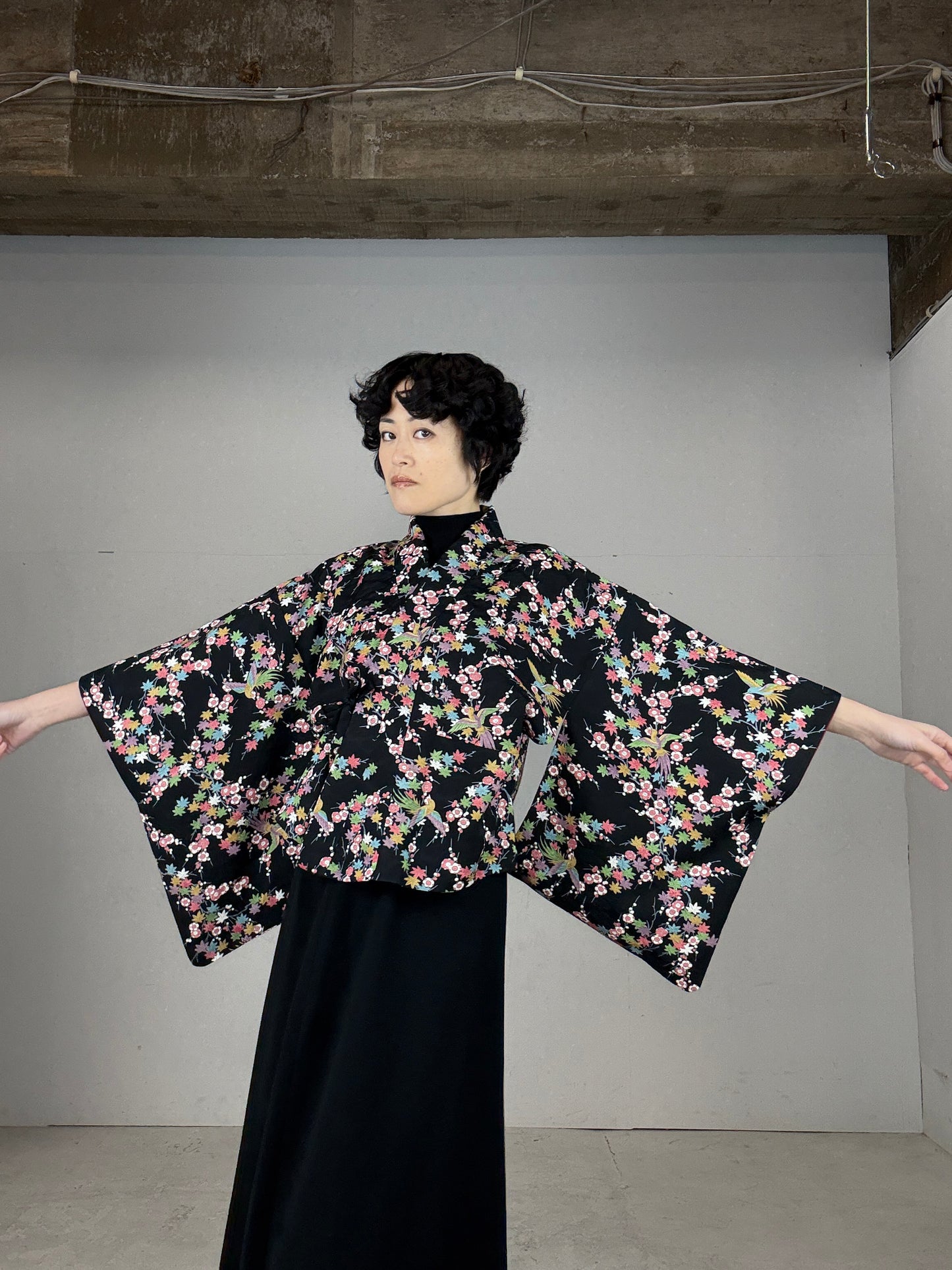 REIWA NIBUSHIKI KIMONO upcycled from Japanese kimono “KURO”