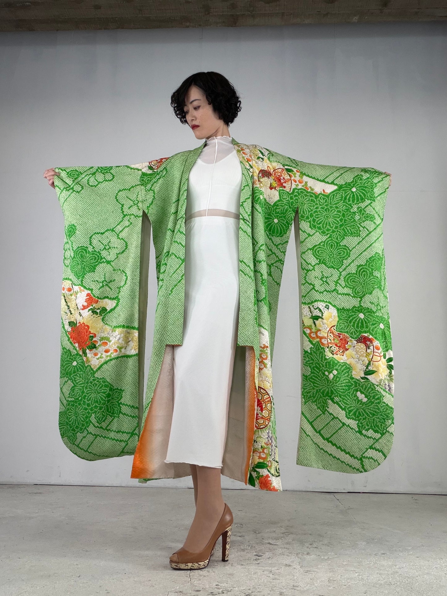 Furisode Kimono Dress Gown with String Belt – Upcycled from Vintage Japanese Kimono "shibori, green, mix, DRE020"