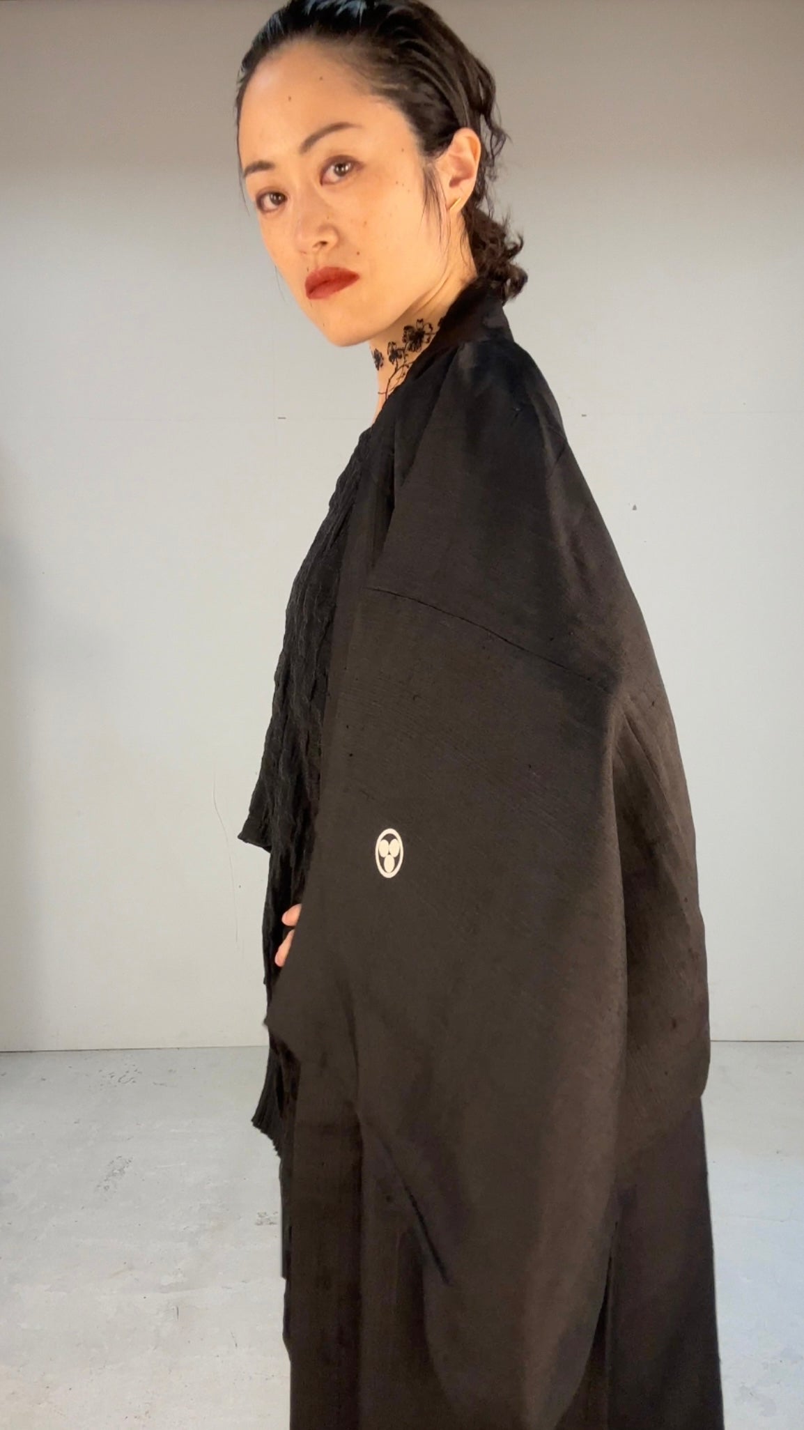 VINTAGE KUROMONTSUKI HAORI 