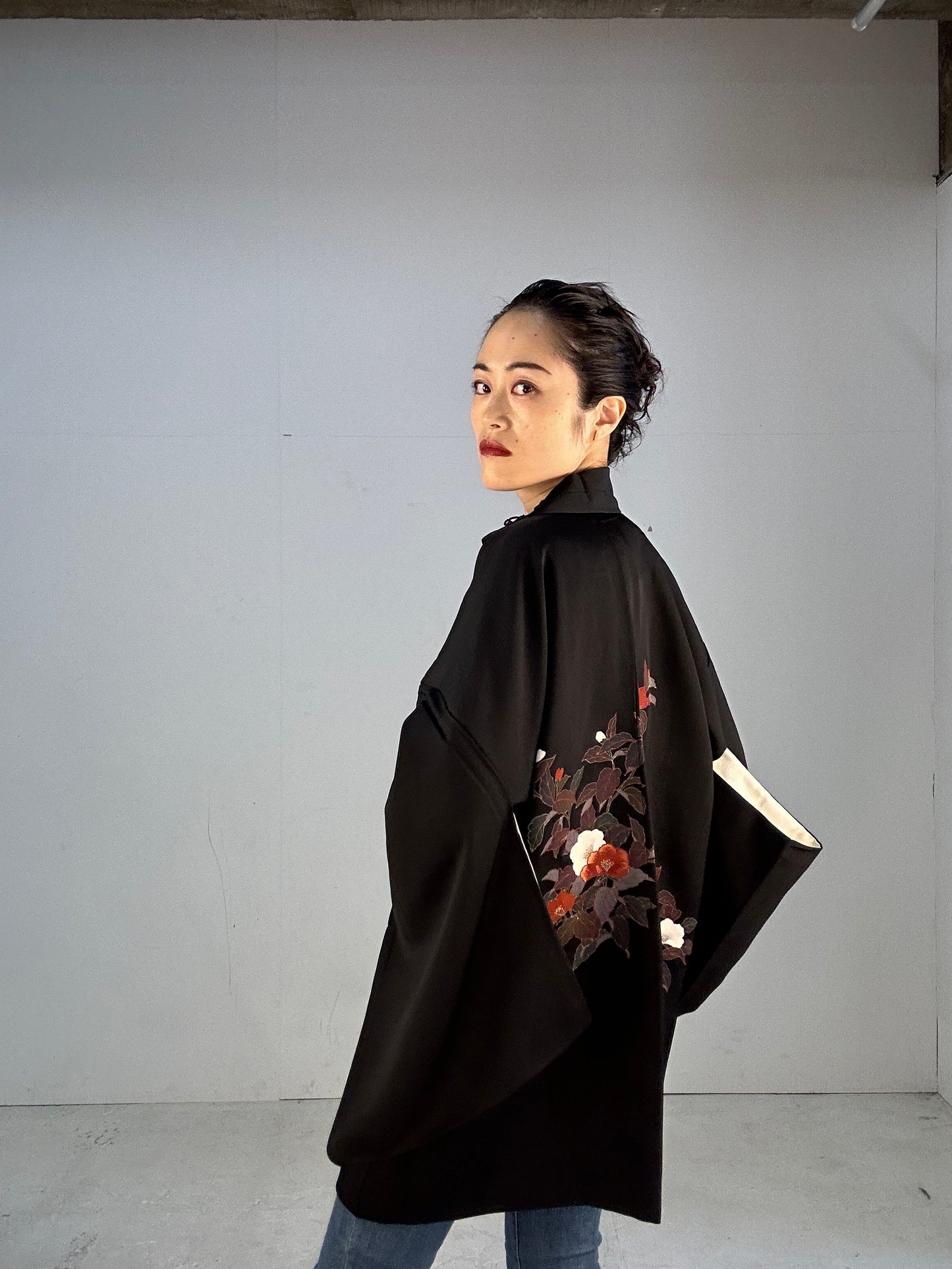 BLACK HAORI "contemporary tsubaki red”