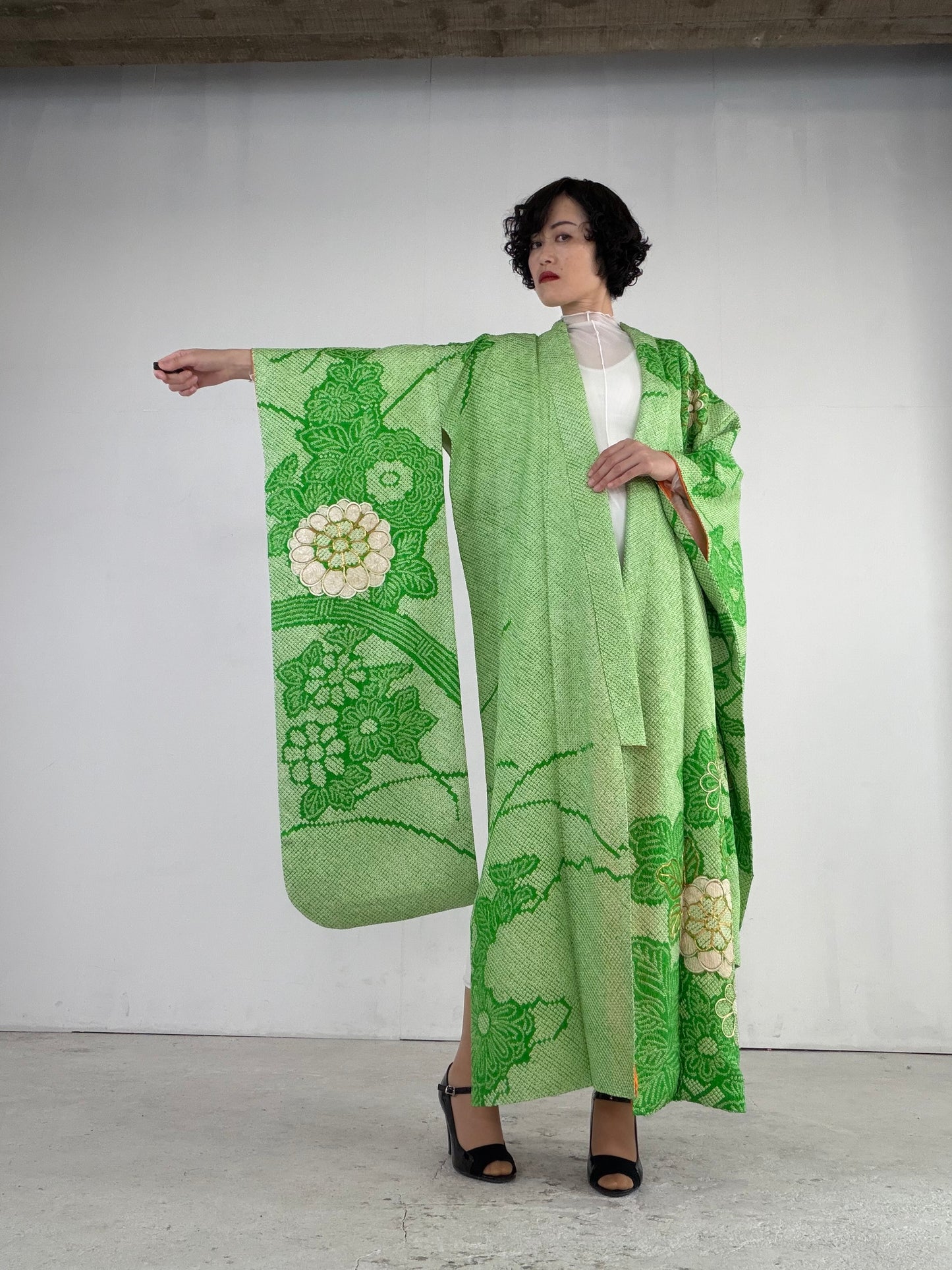 Furisode Kimono Dress Gown with String Belt – Upcycled from Vintage Japanese Kimono "shibori, green, kinkoma, DRE025"-LONG