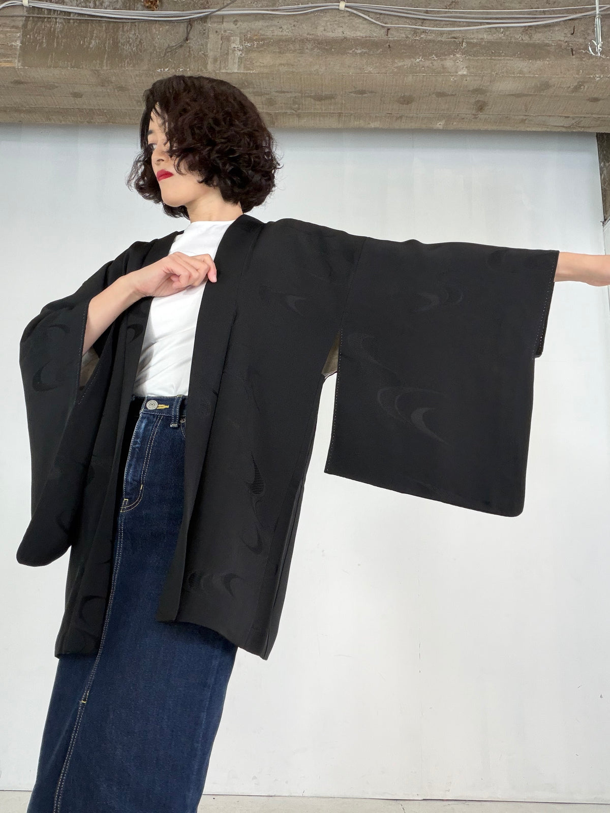 VINTAGE BLACK HAORI  "Moon-Shaped Water Motif,  BLK208" *damage