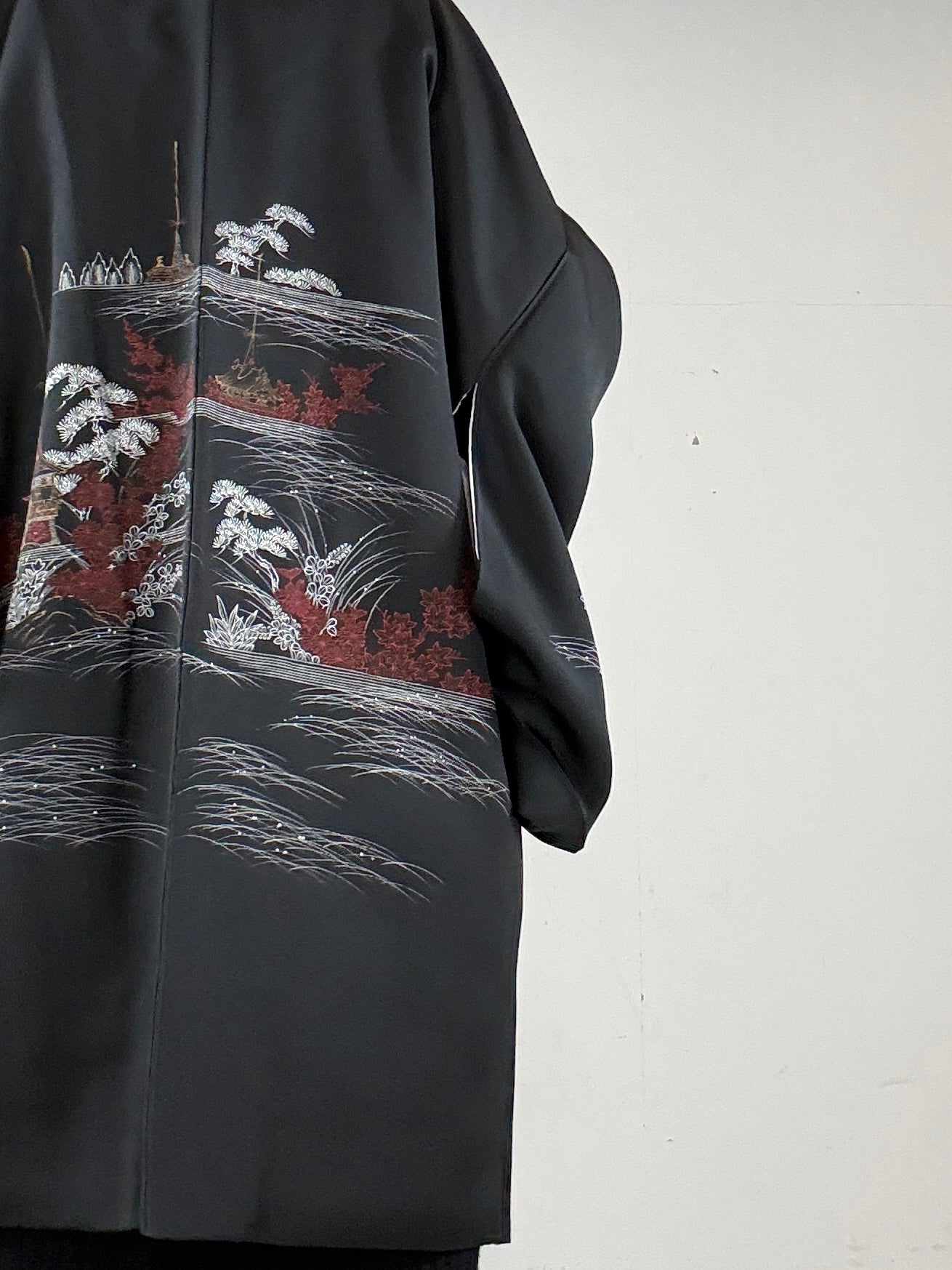 VINTAGE BLACK HAORI "beauty comes from within"