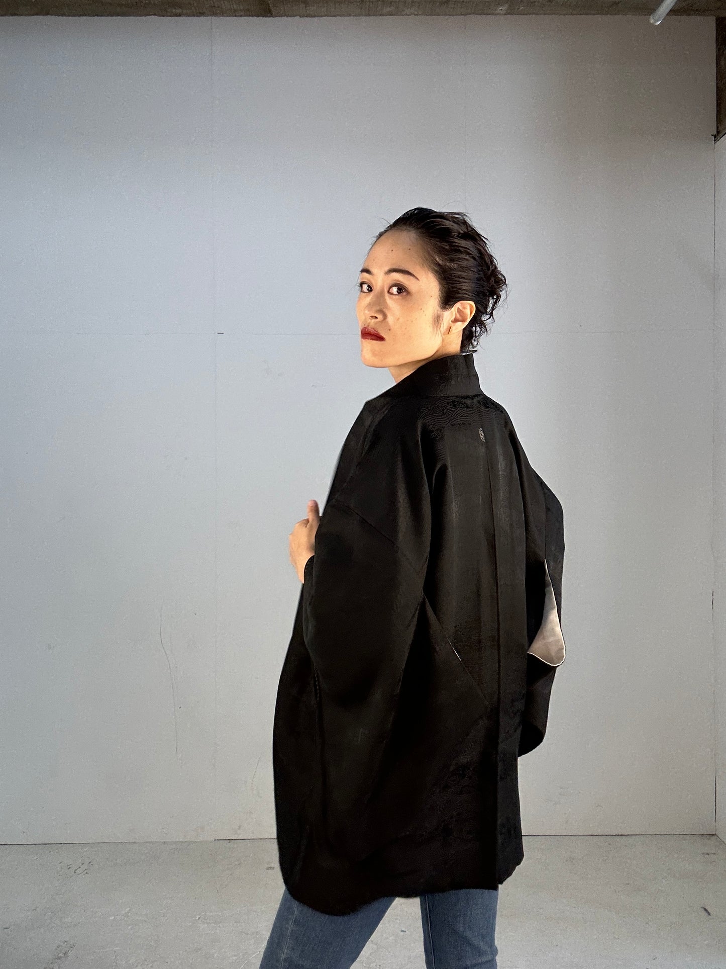 VINTAGE BLACK HAORI "ground pattern KAMON” D