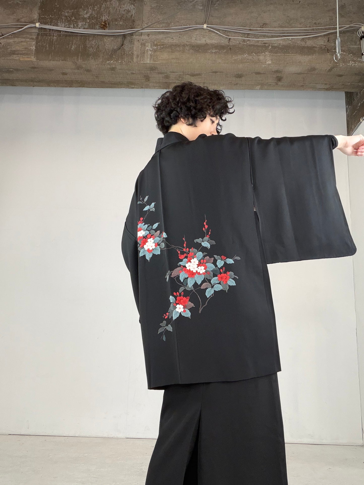 VINTAGE BLACK HAORI  "red, flower, BLK154"