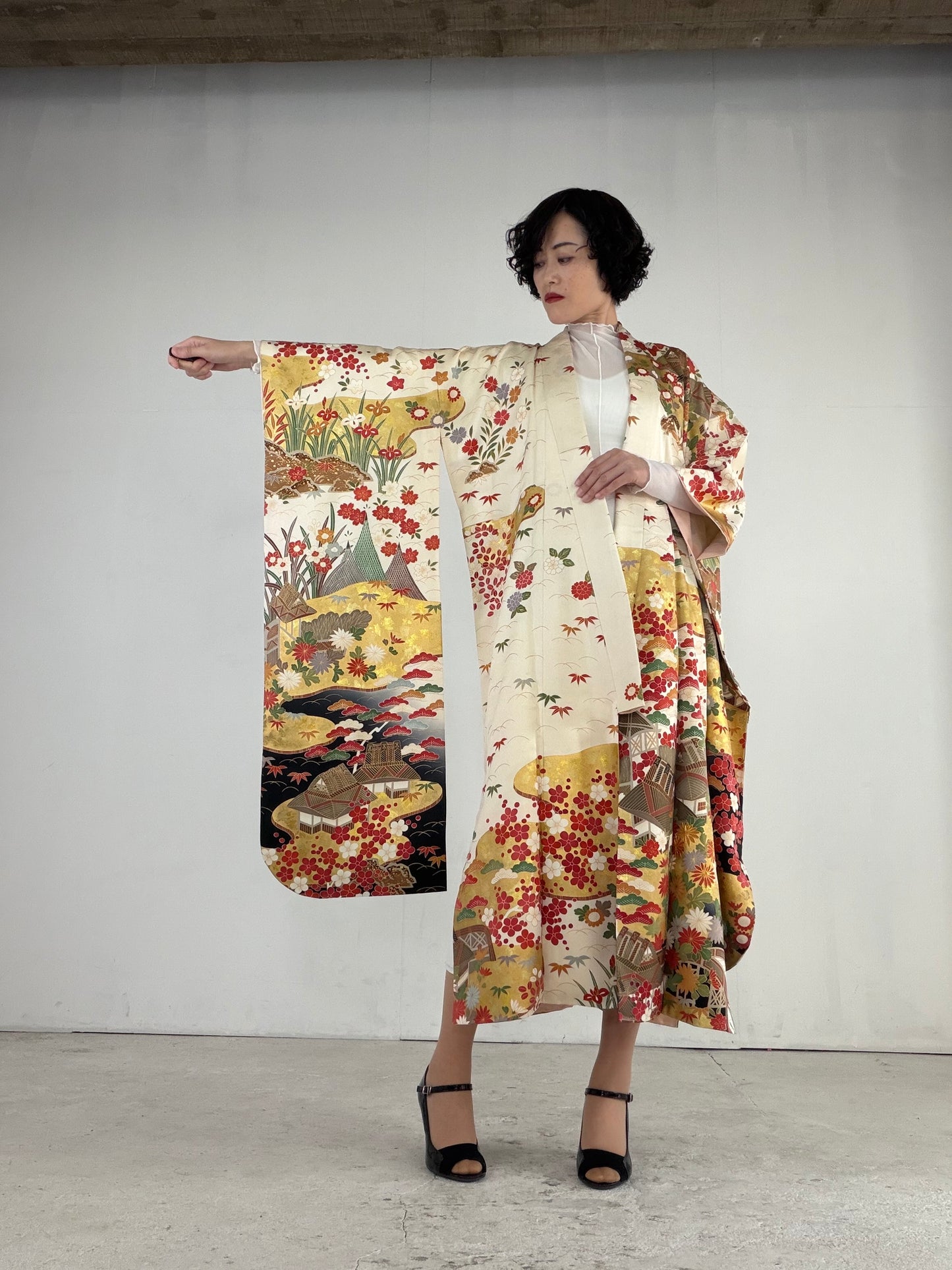 Furisode Kimono Dress Gown with String Belt – Upcycled from Vintage Japanese Kimono "red, shiki, gold DRE024"