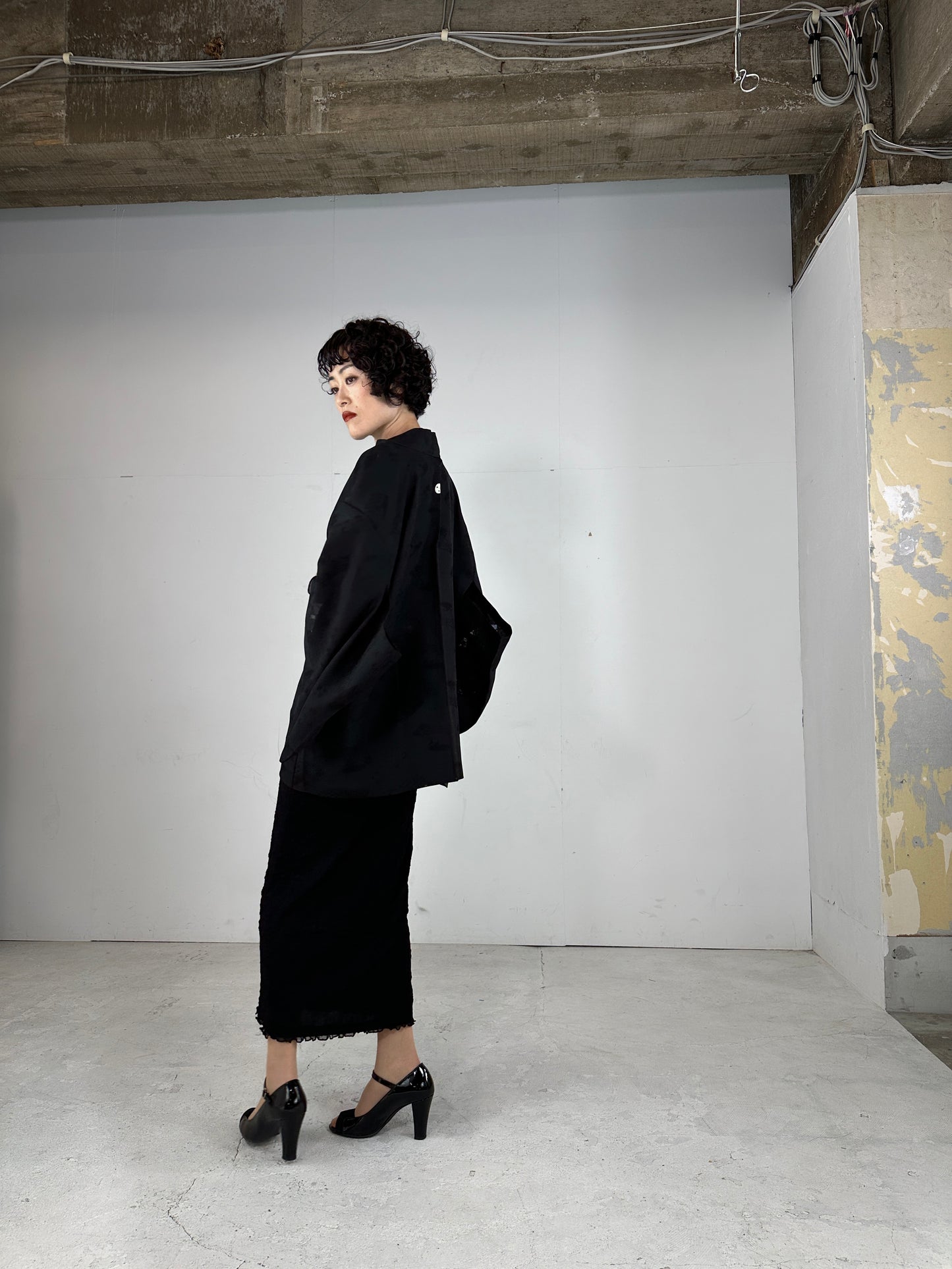 VINTAGE BLACK  HAORI SHEER “ougi montsukii"