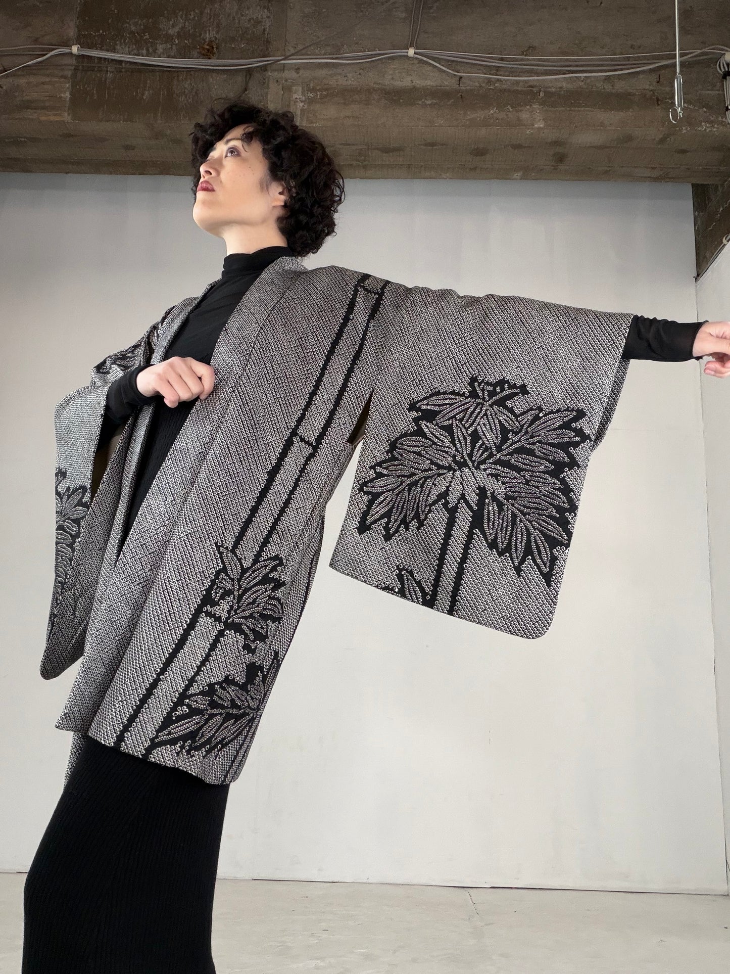 VINTAGE SHIBORI HAORI "black, bamboo, SIB107" *damage