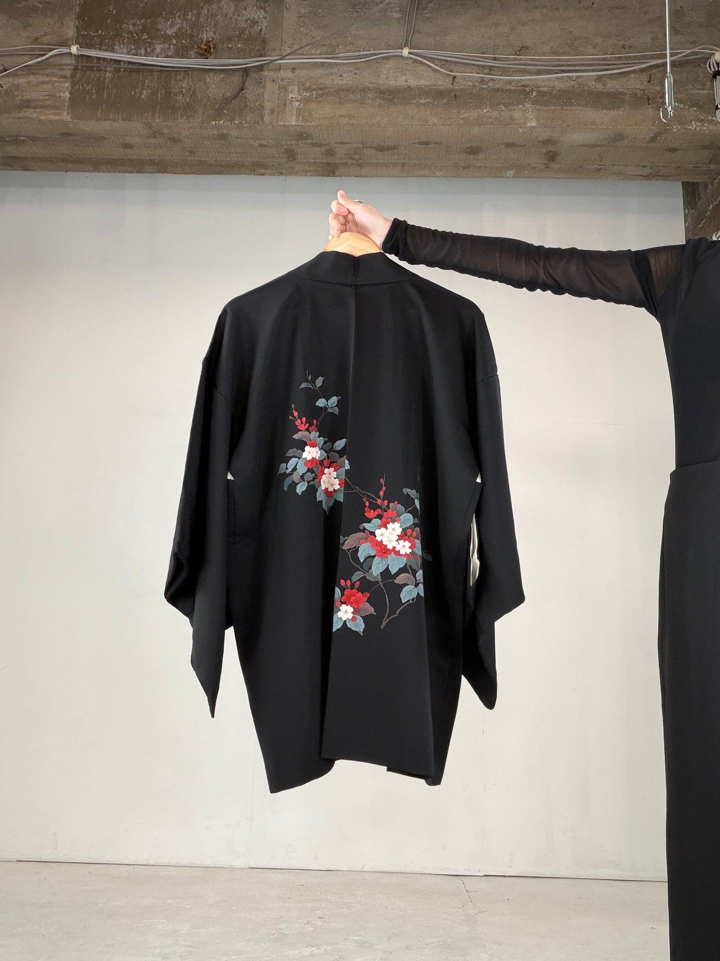 VINTAGE BLACK HAORI  "red, flower, BLK154"