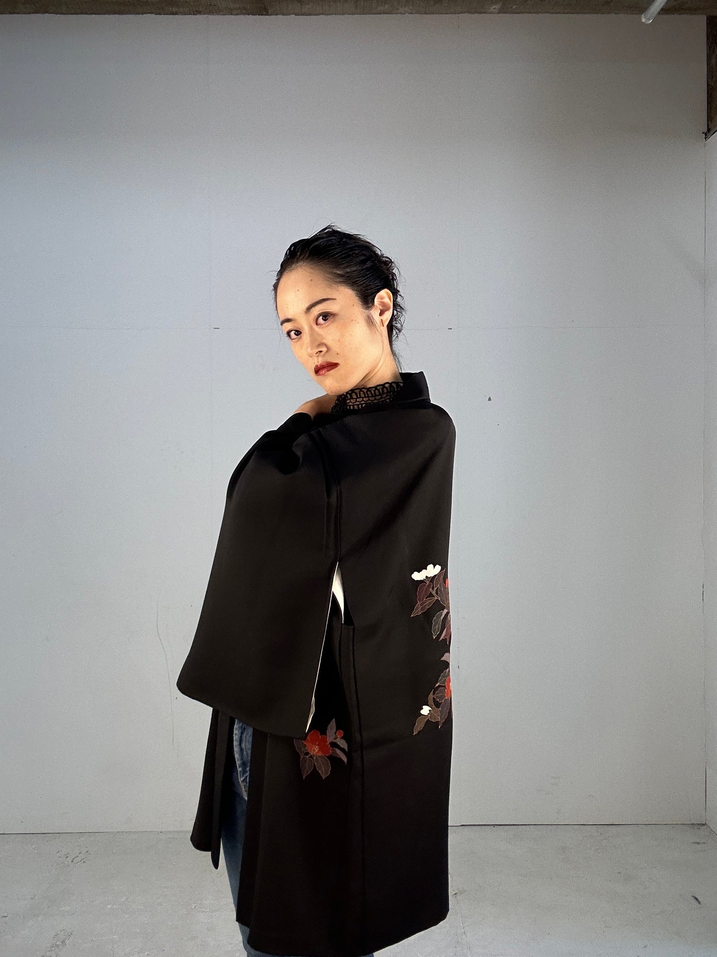 BLACK HAORI "contemporary tsubaki red”