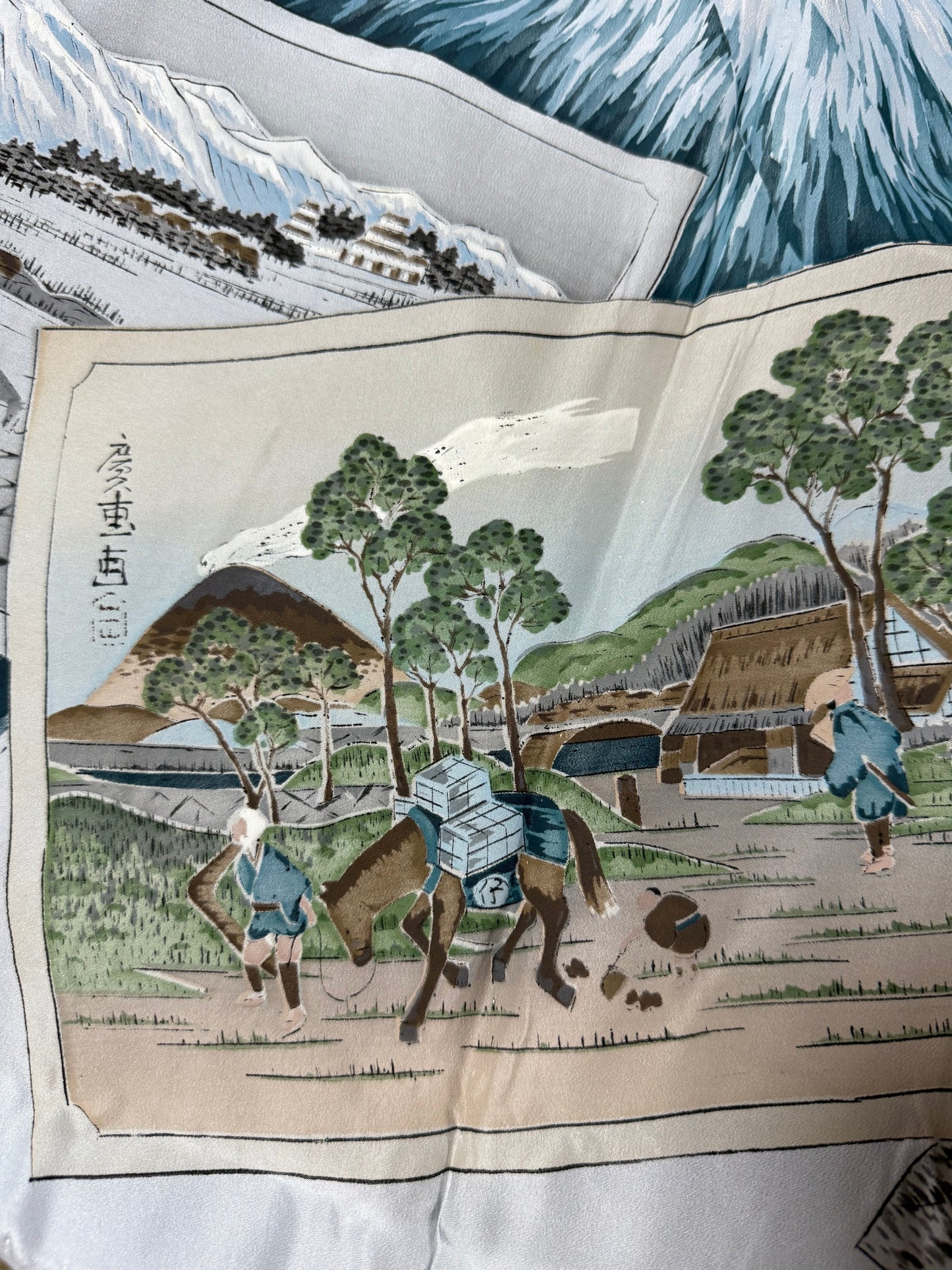 VINTAGE KUROMONTSUKI HAORI "fuji"